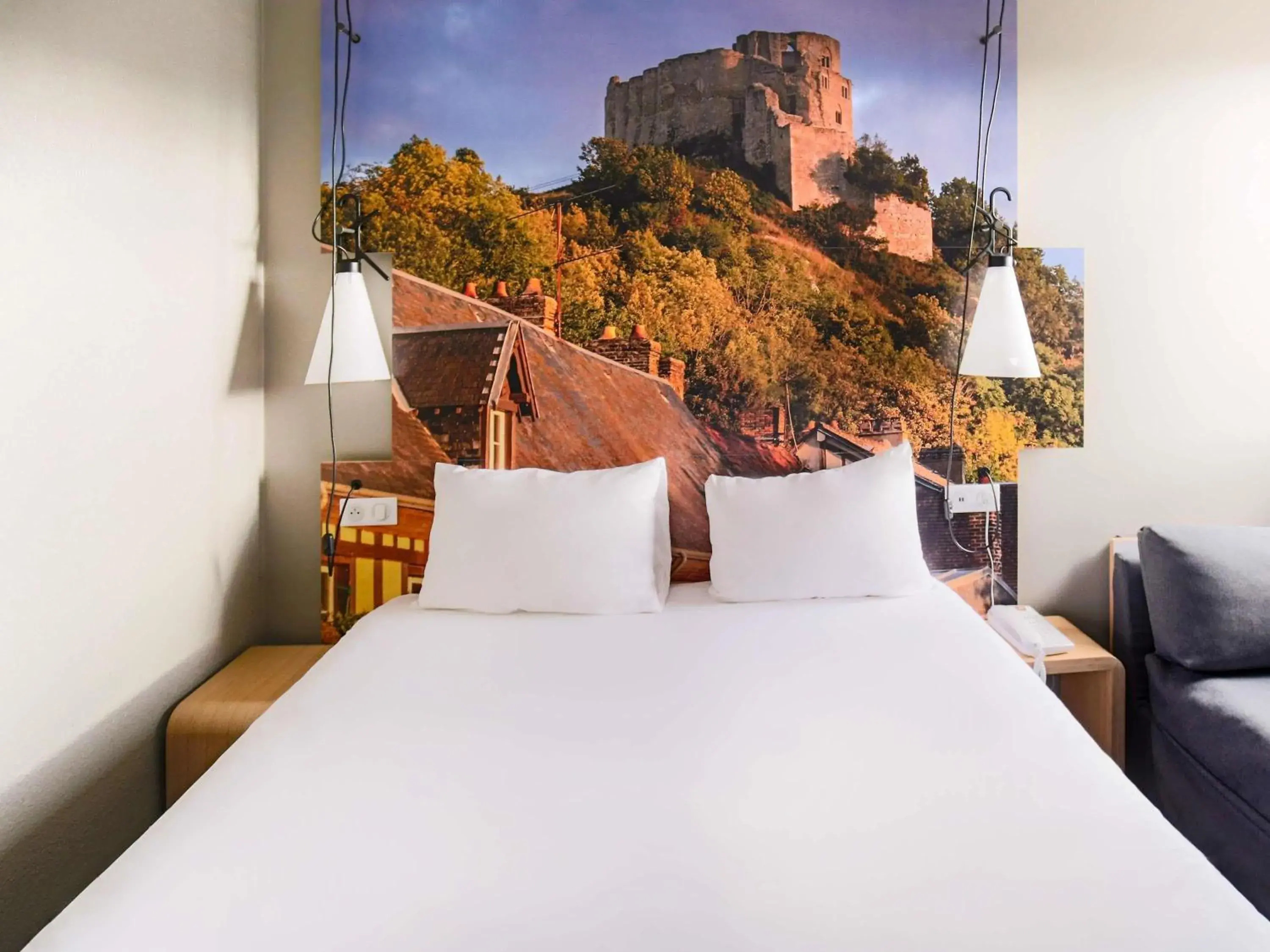 Bedroom, Bed in ibis Paris Marne la Vallee Emerainville Bedroom, Bed in ibis Paris Marne la Vallee Emerainville