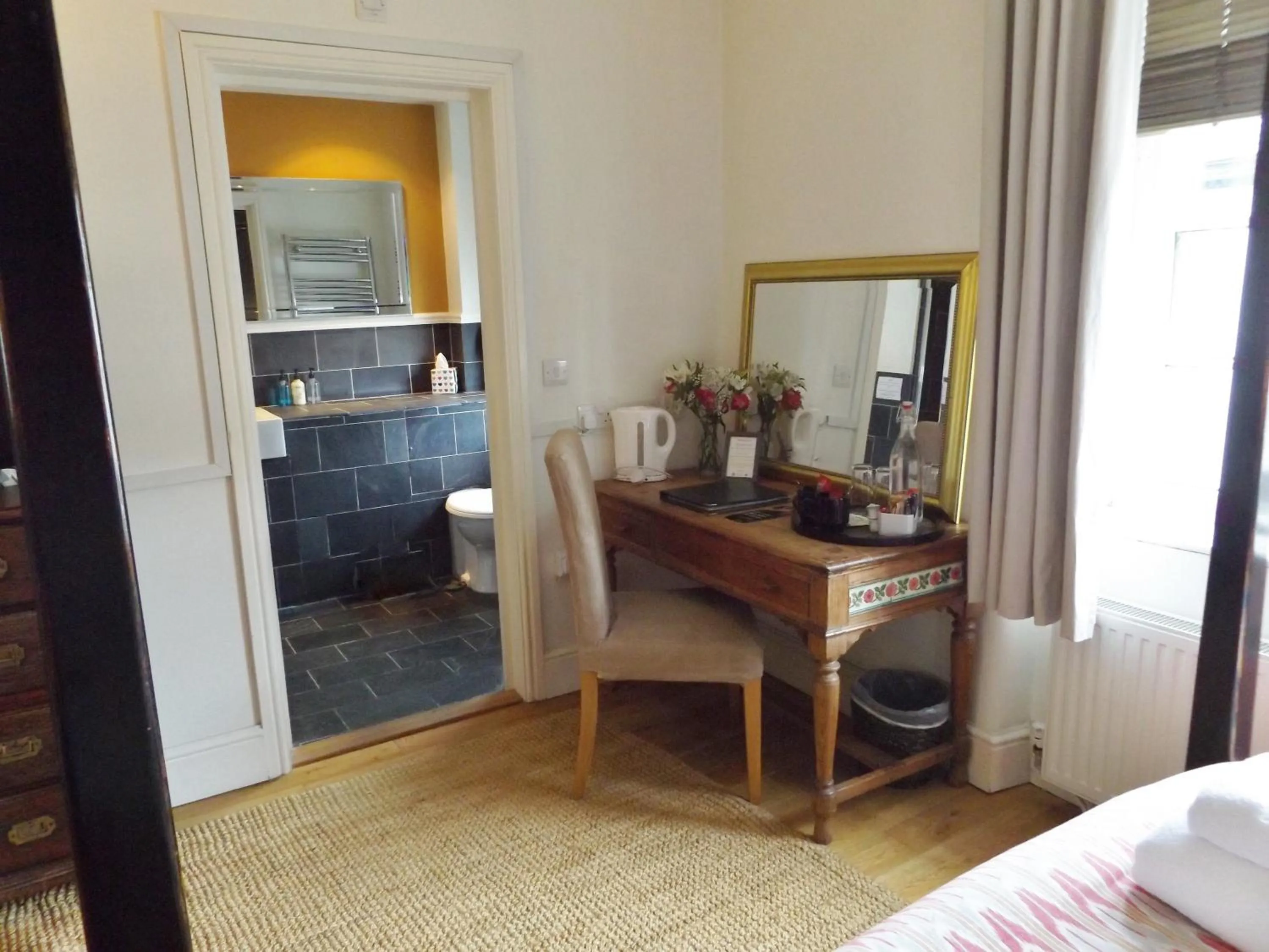 Bedroom, Bed in The Red Lion