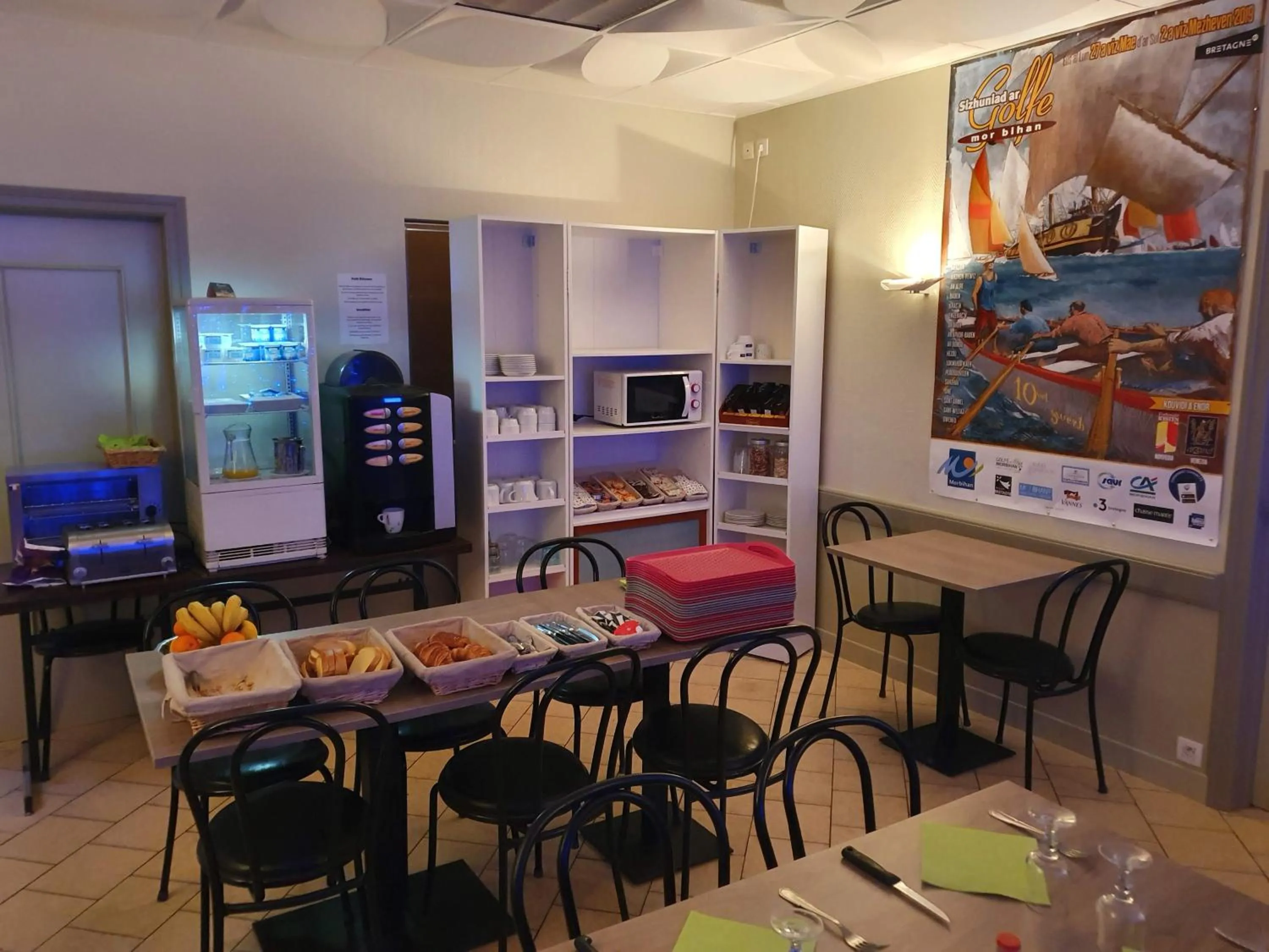 Buffet breakfast in Le Toul' Broch