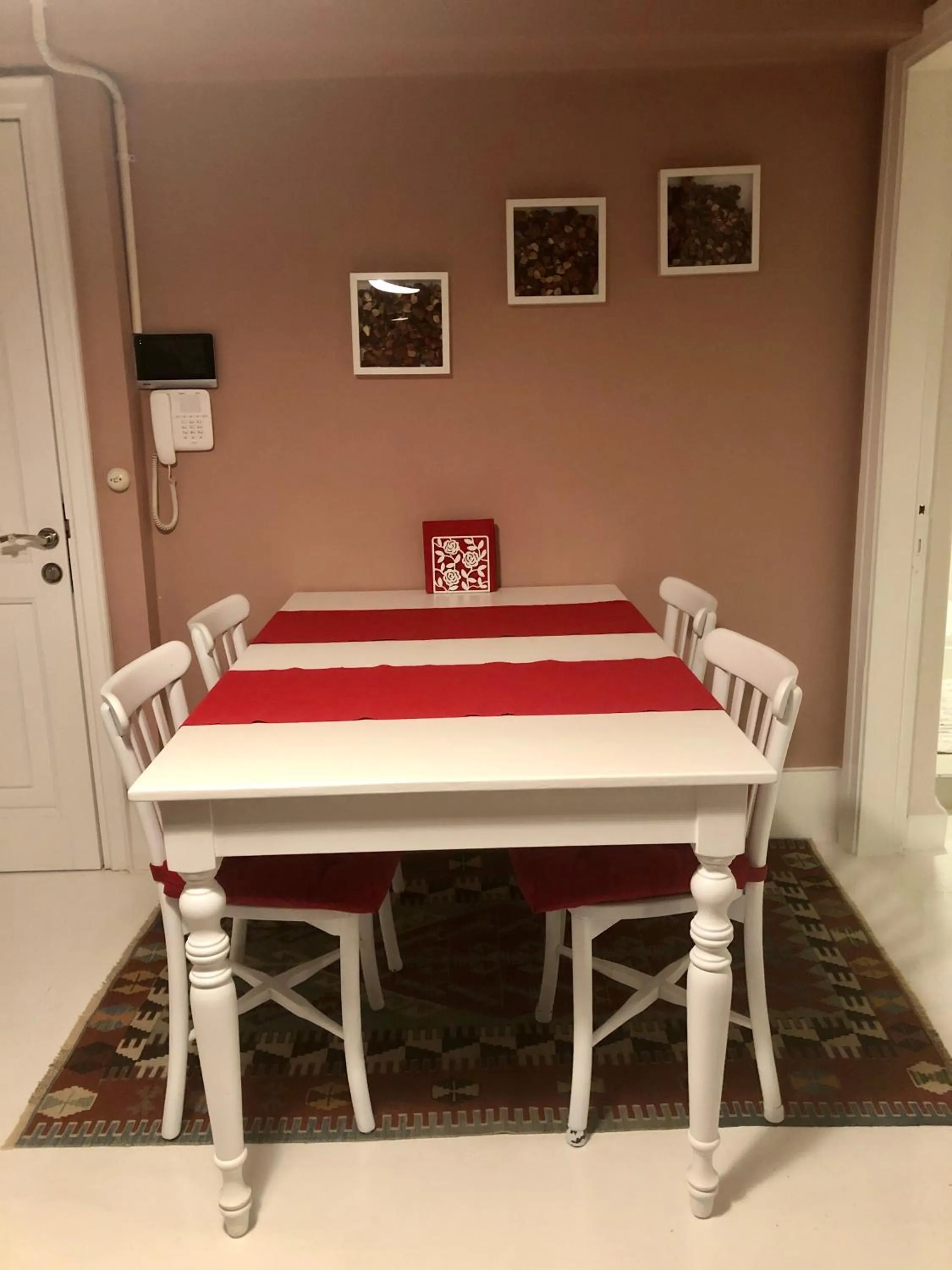 Dining area in Mehmet Bey Suites