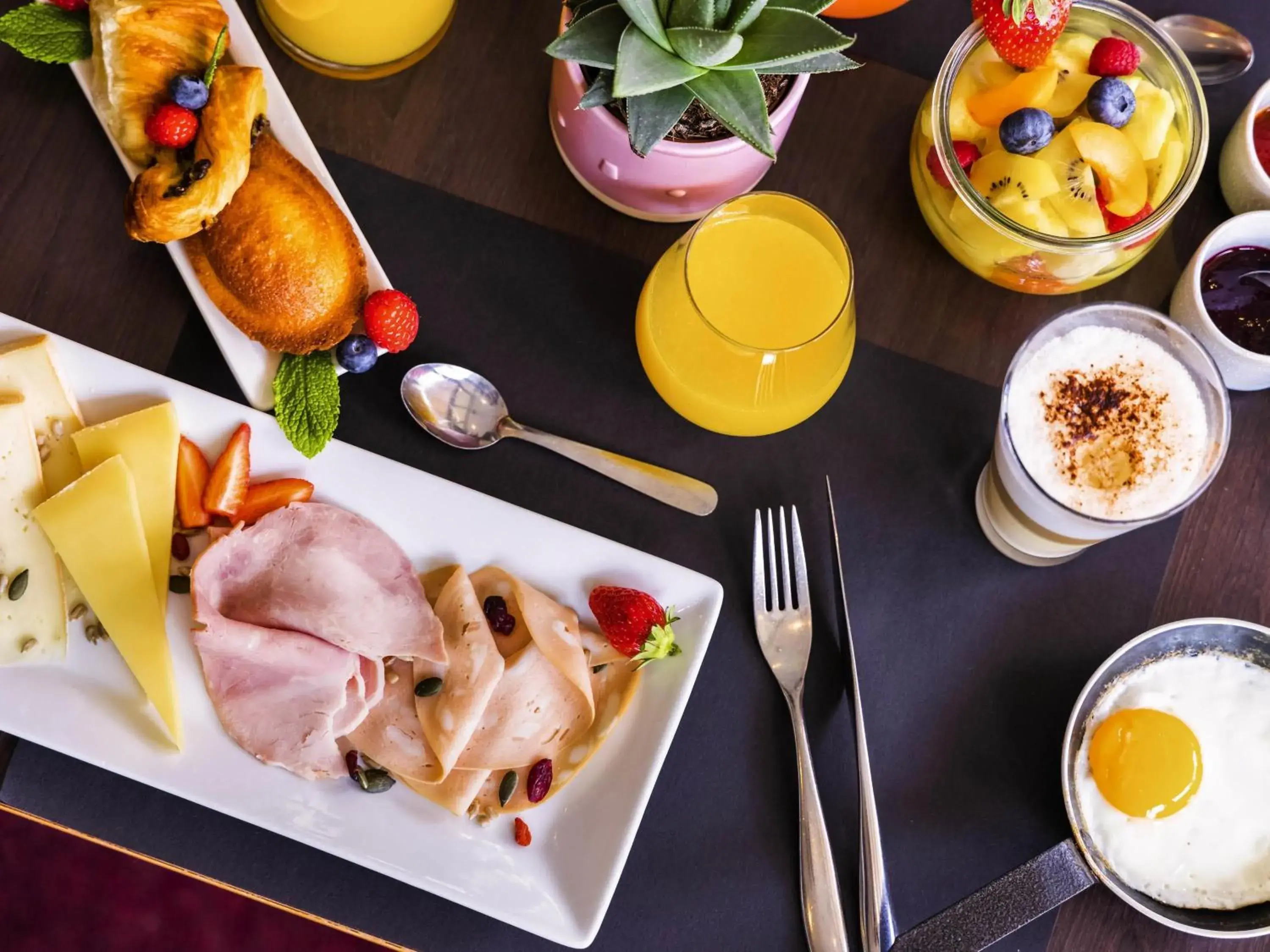 Breakfast in Mercure Tours Nord Breakfast in Mercure Tours Nord