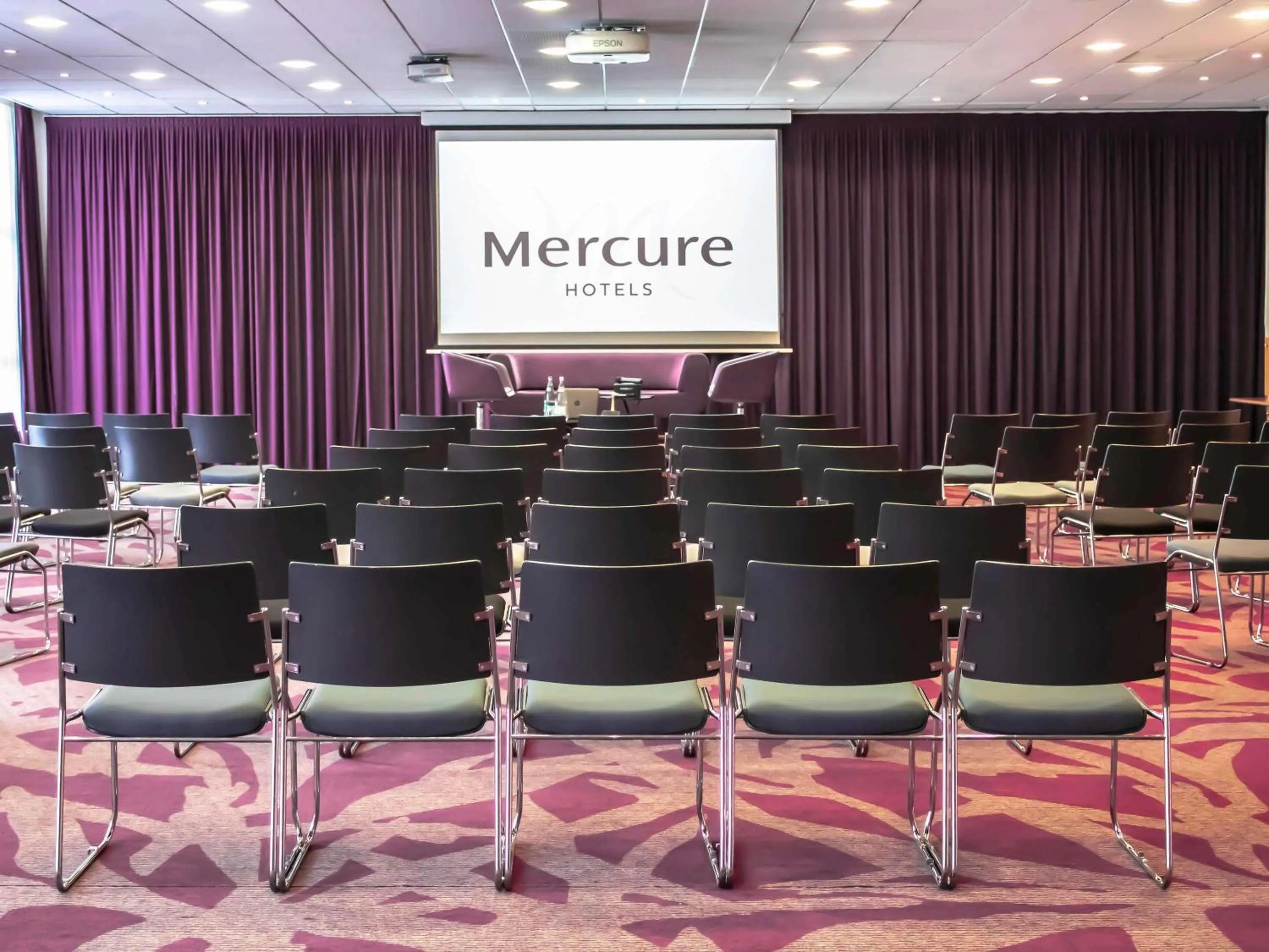 Meeting/conference room in Mercure Tours Nord