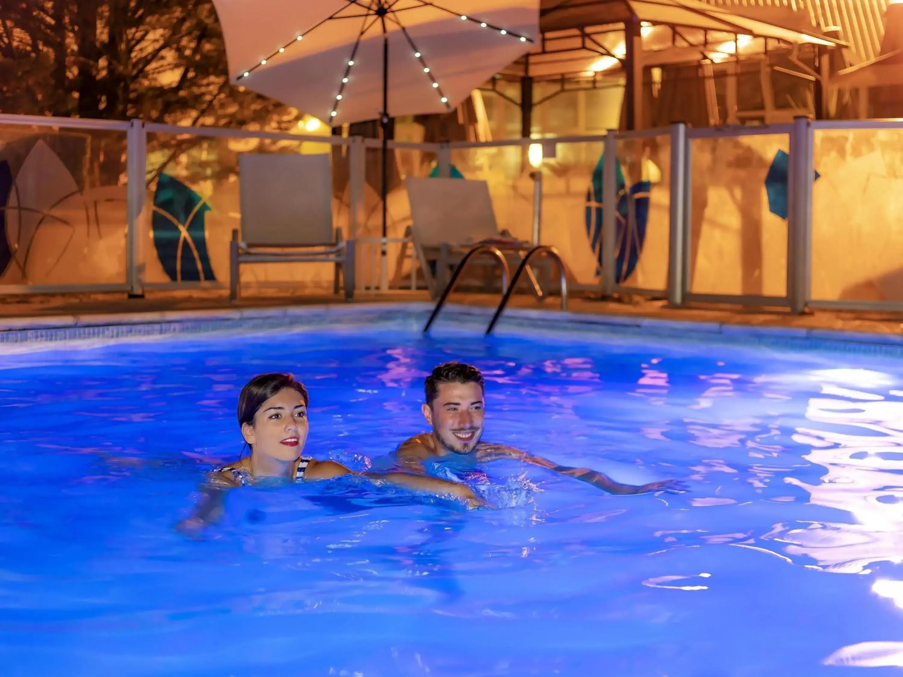 Pool view in Mercure Tours Nord Pool view in Mercure Tours Nord