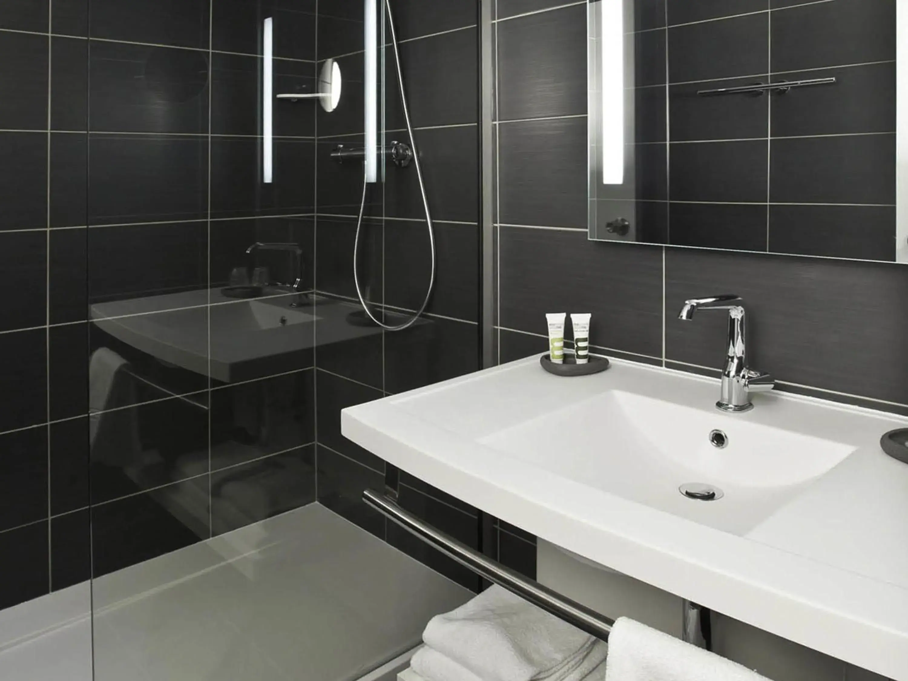 Bedroom in Mercure Tours Nord Bedroom in Mercure Tours Nord