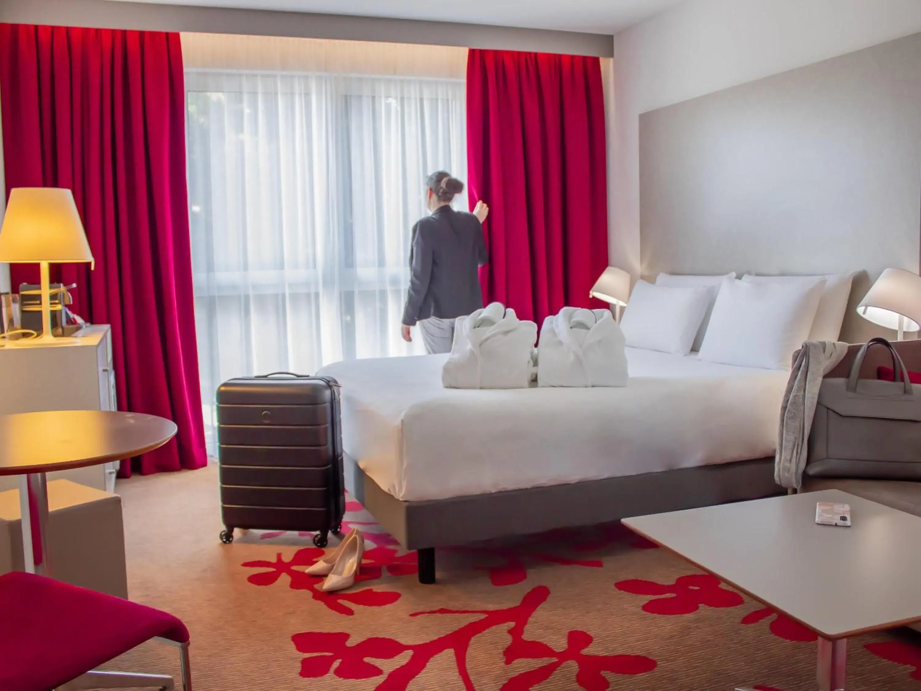 Bedroom, Bed in Mercure Tours Nord Bedroom, Bed in Mercure Tours Nord