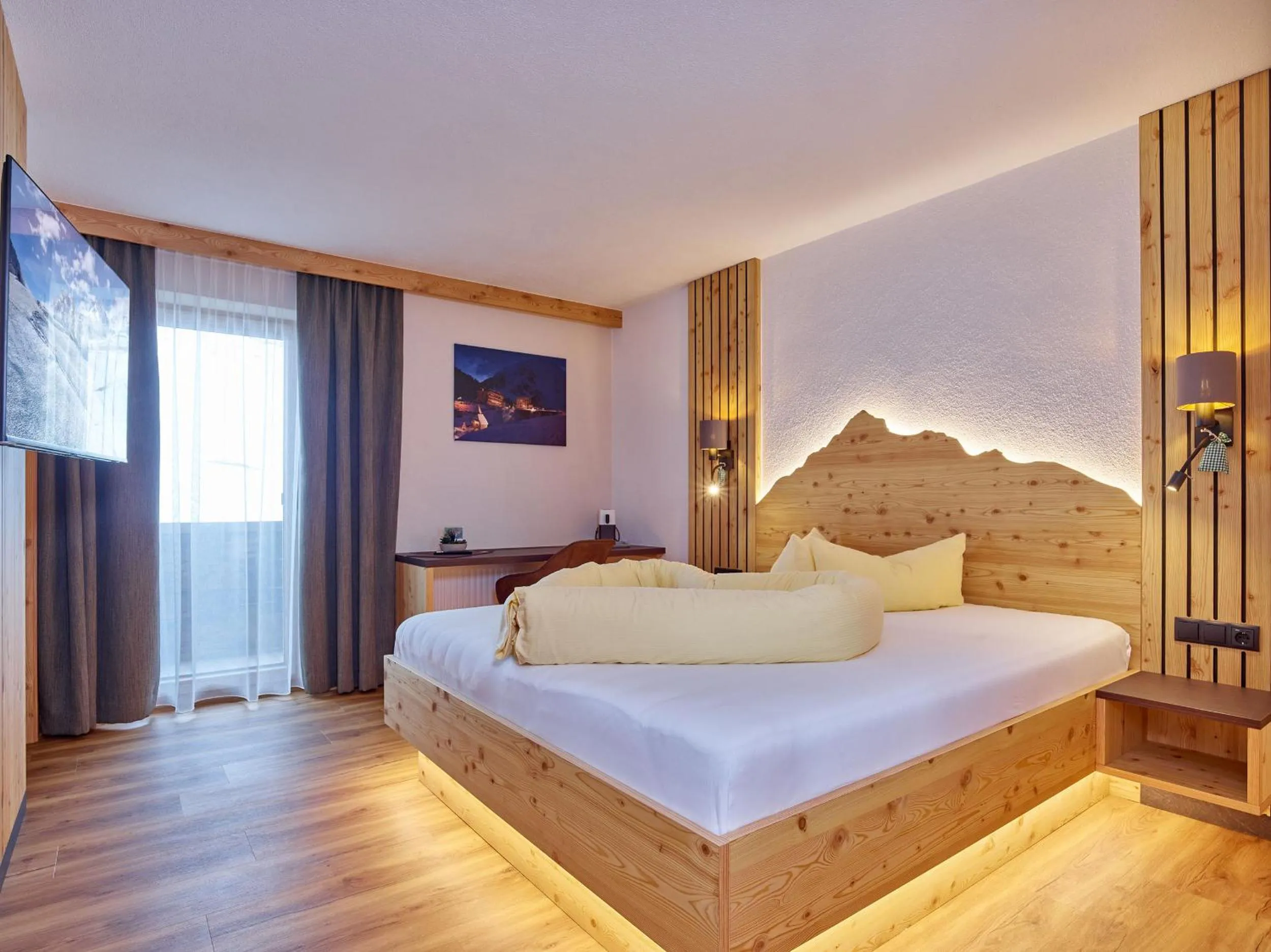 Photo of the whole room, Bed in Hotel Alt Vent Tyrol
