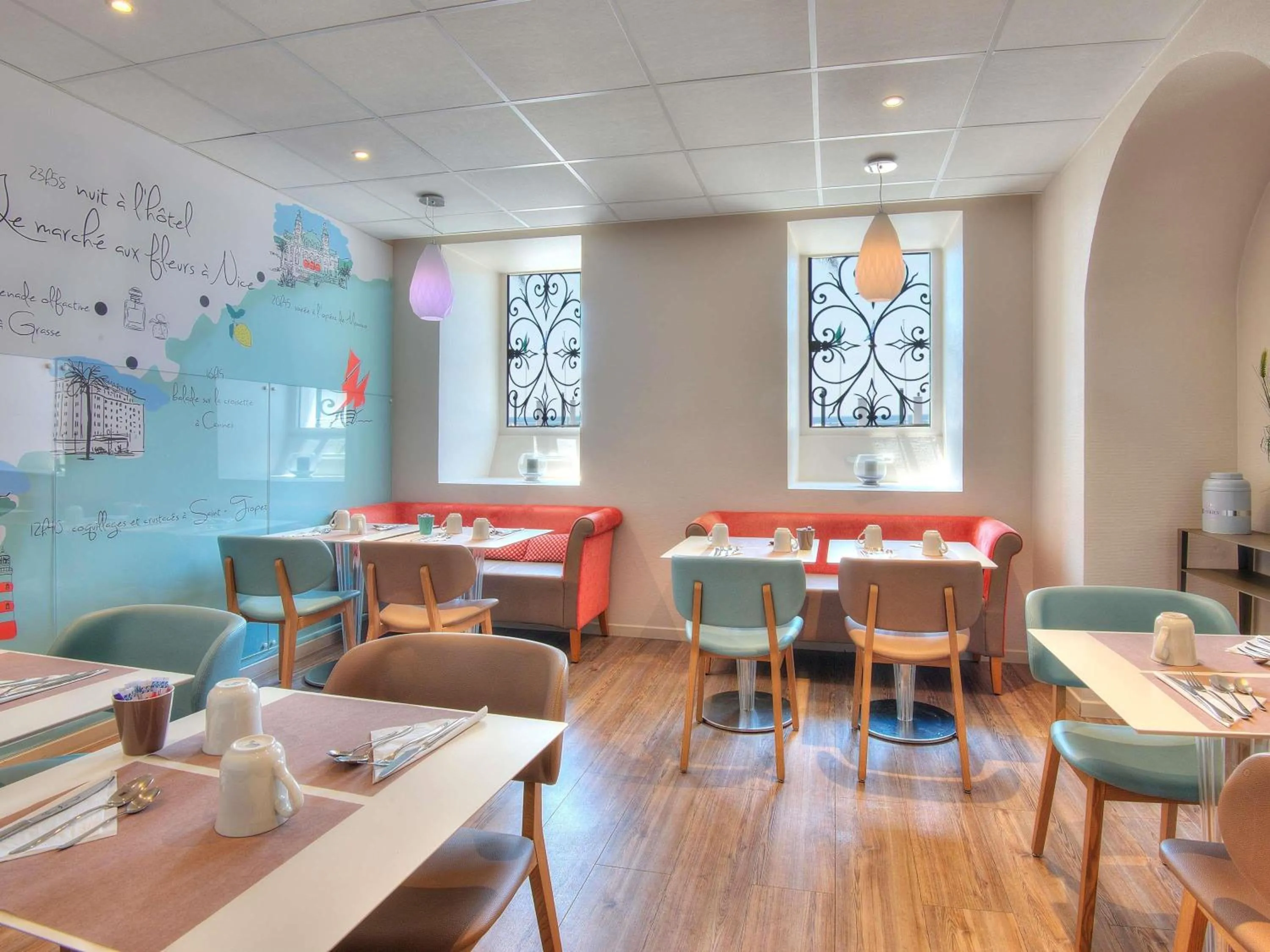 Breakfast in Mercure Nice Marché Aux Fleurs