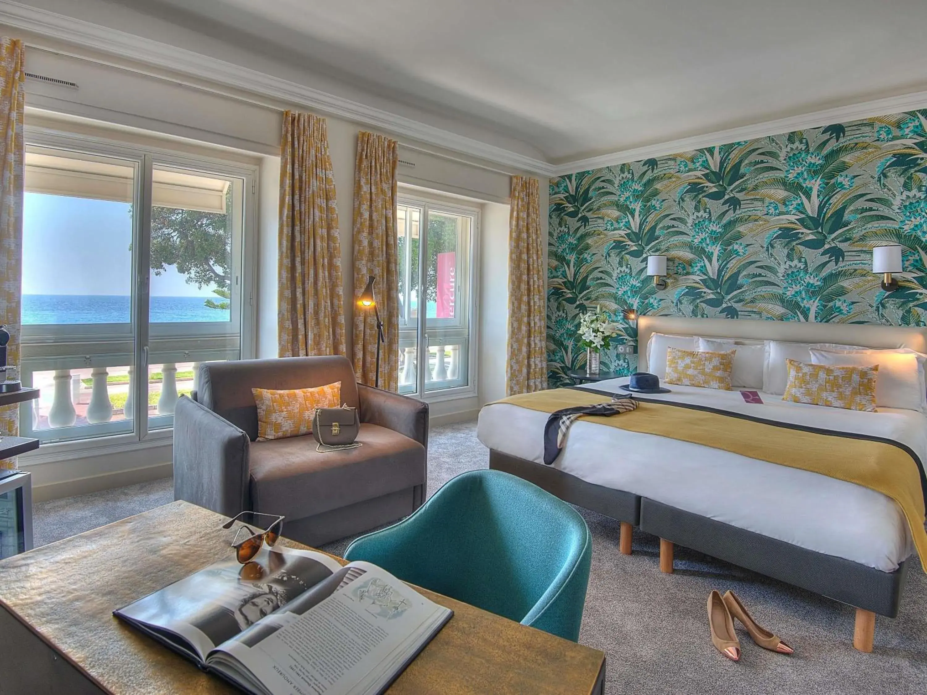 Priviledge Triple Room with Sea View in Mercure Nice Marché Aux Fleurs Priviledge Triple Room with Sea View in Mercure Nice Marché Aux Fleurs
