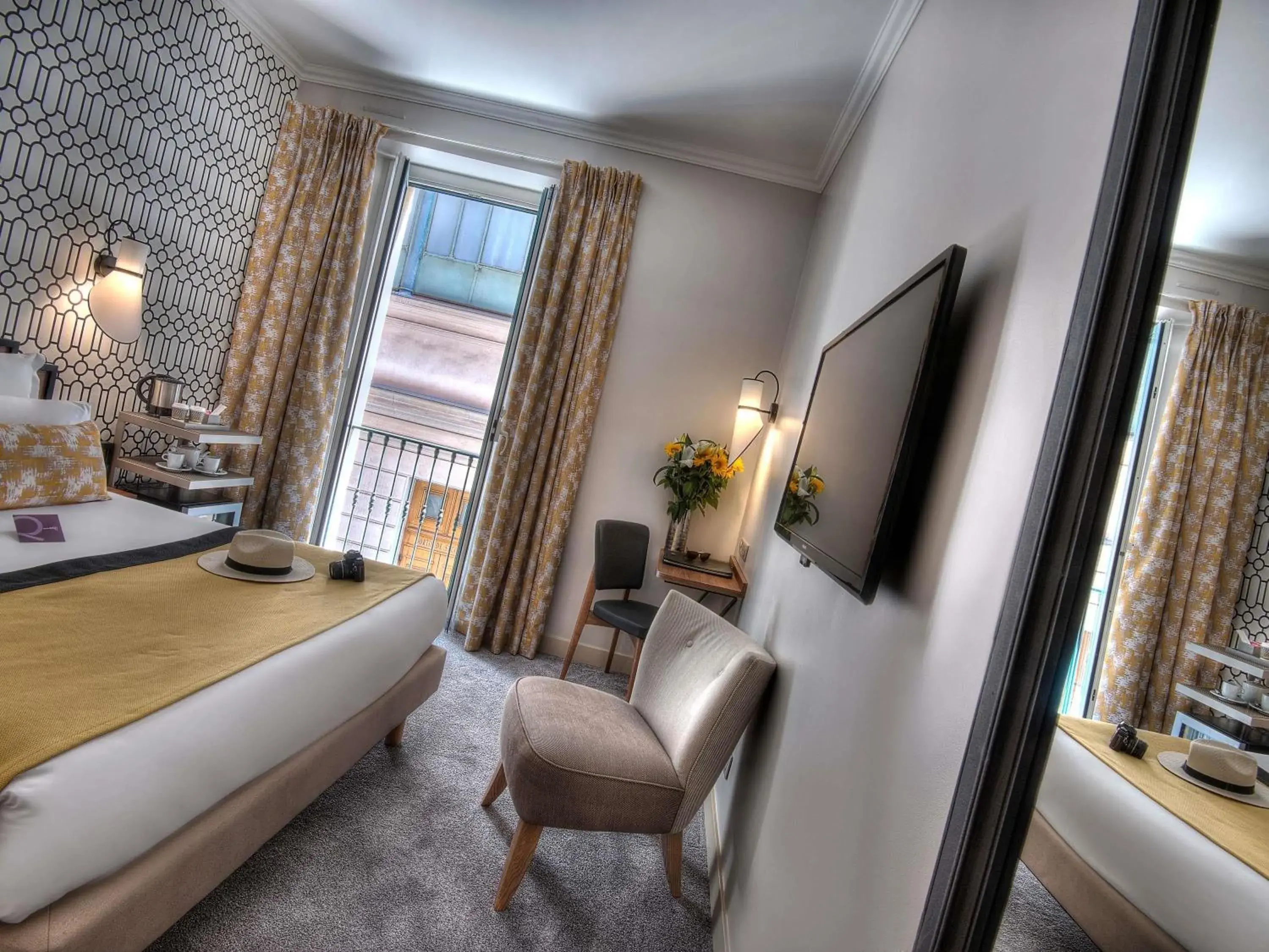 Bedroom in Mercure Nice Marché Aux Fleurs Bedroom in Mercure Nice Marché Aux Fleurs