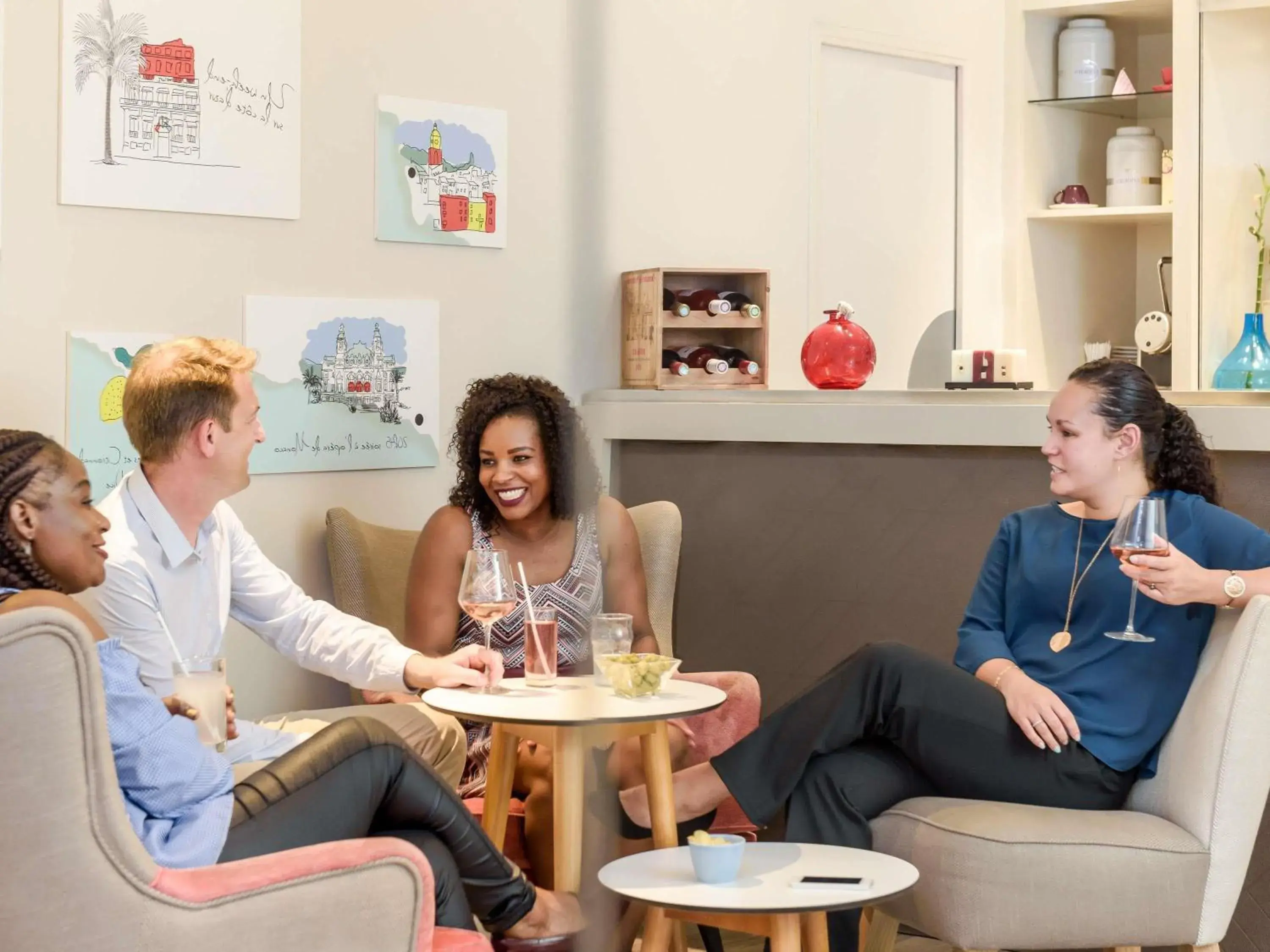 Lounge or bar in Mercure Nice Marché Aux Fleurs Lounge or bar in Mercure Nice Marché Aux Fleurs