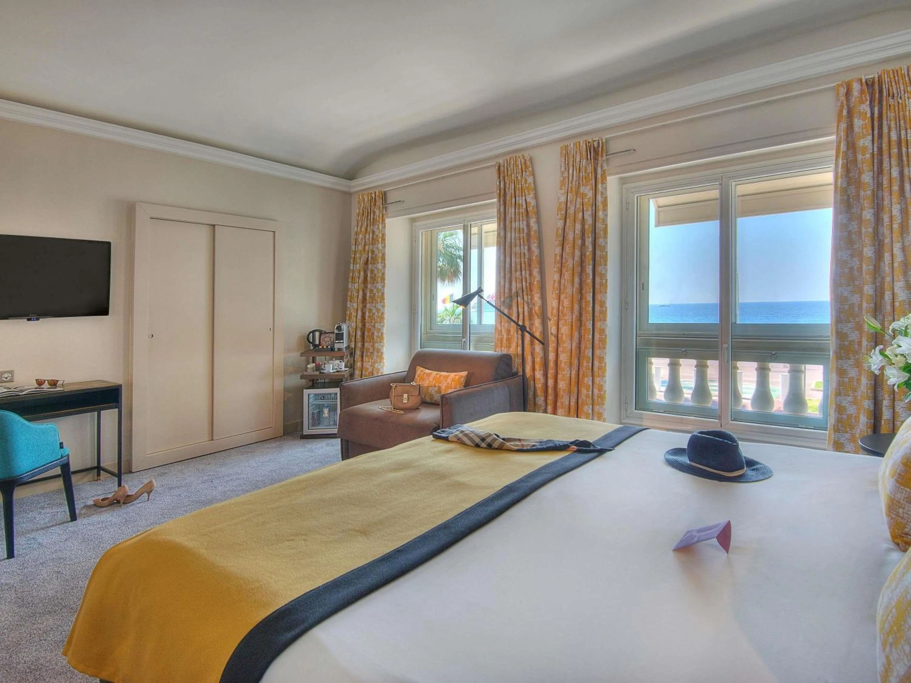 Bedroom, Bed in Mercure Nice Marché Aux Fleurs