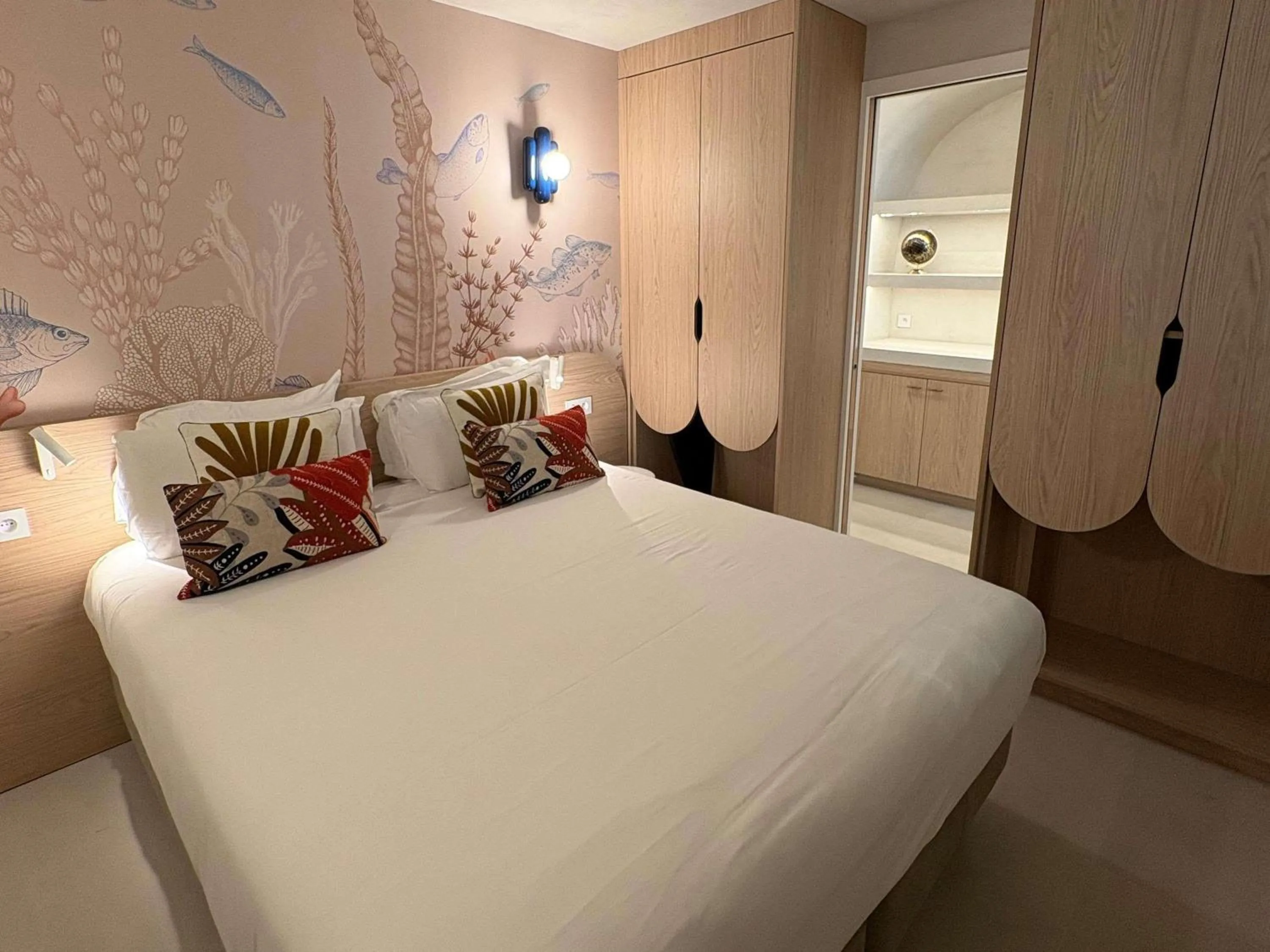 Bedroom, Bed in Mercure Nice Marché Aux Fleurs