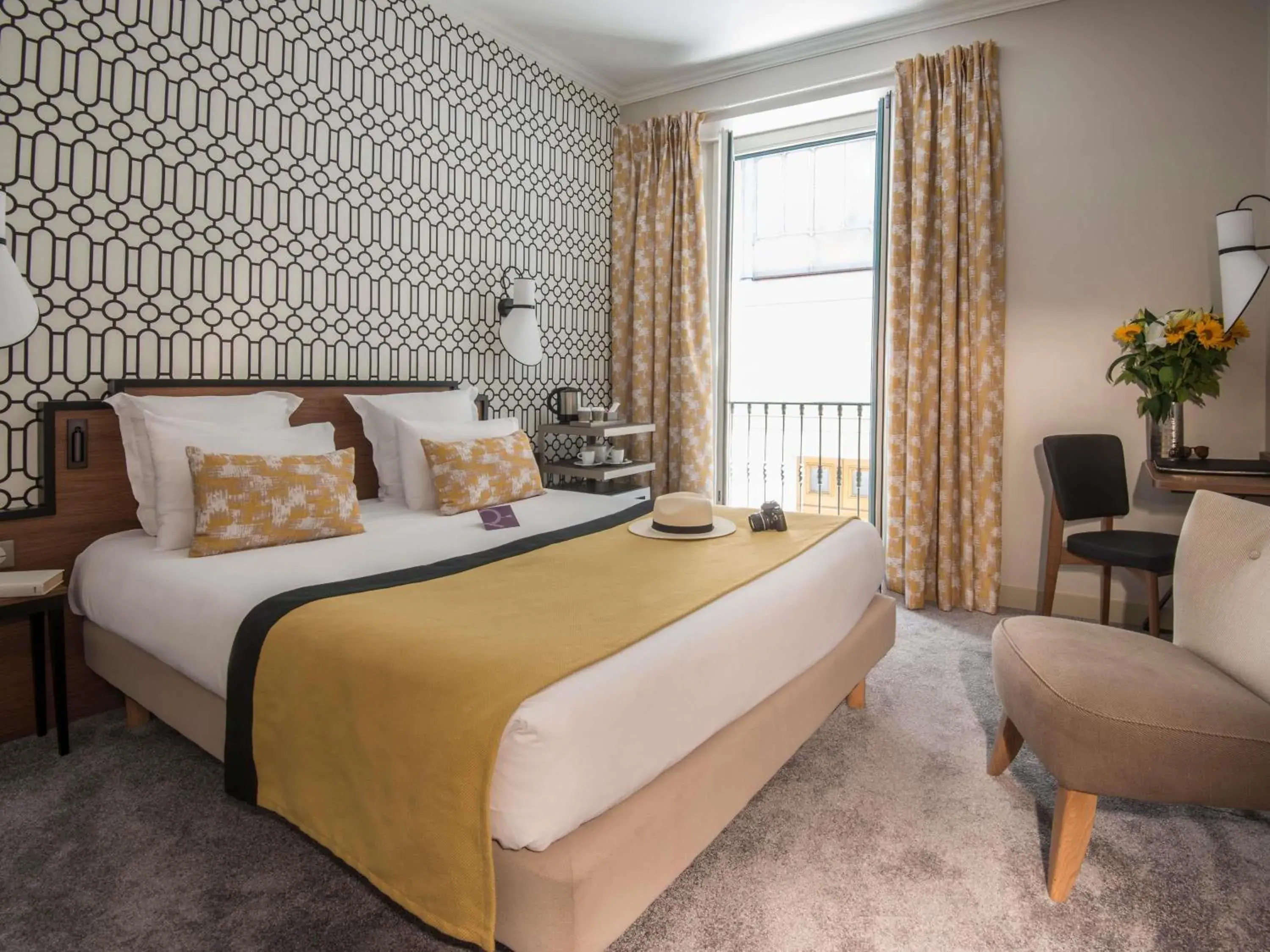 Property building, Bed in Mercure Nice Marché Aux Fleurs Property building, Bed in Mercure Nice Marché Aux Fleurs