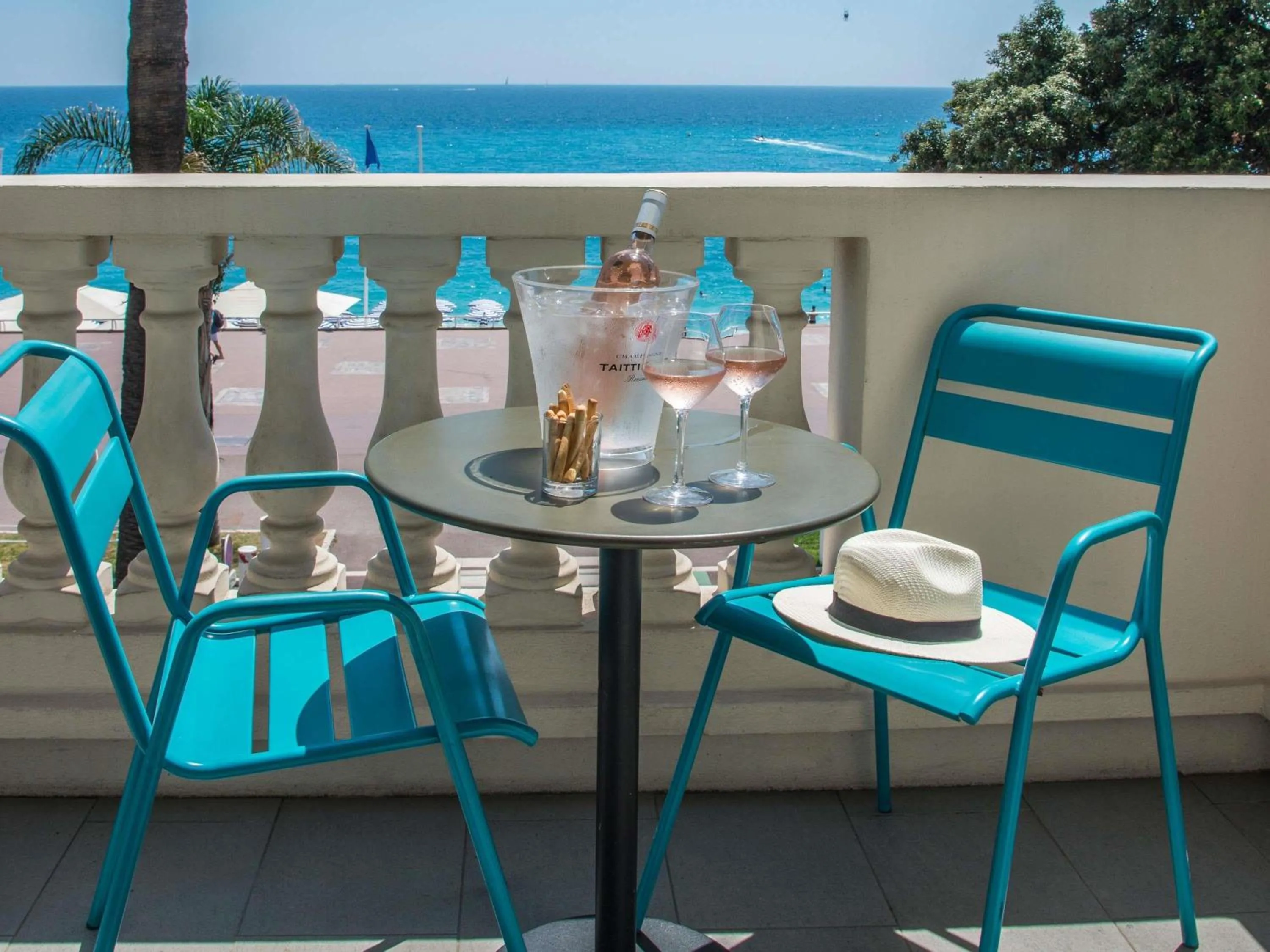 Bedroom in Mercure Nice Marché Aux Fleurs