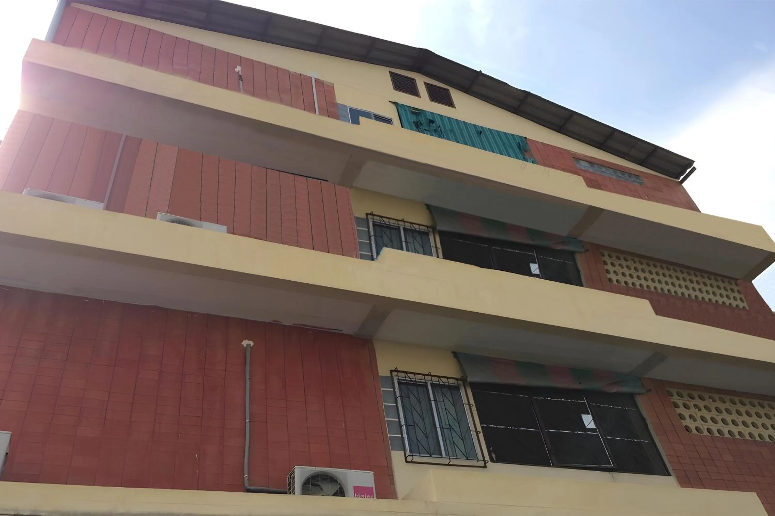 Property building in OYO 457 Panasan Villa