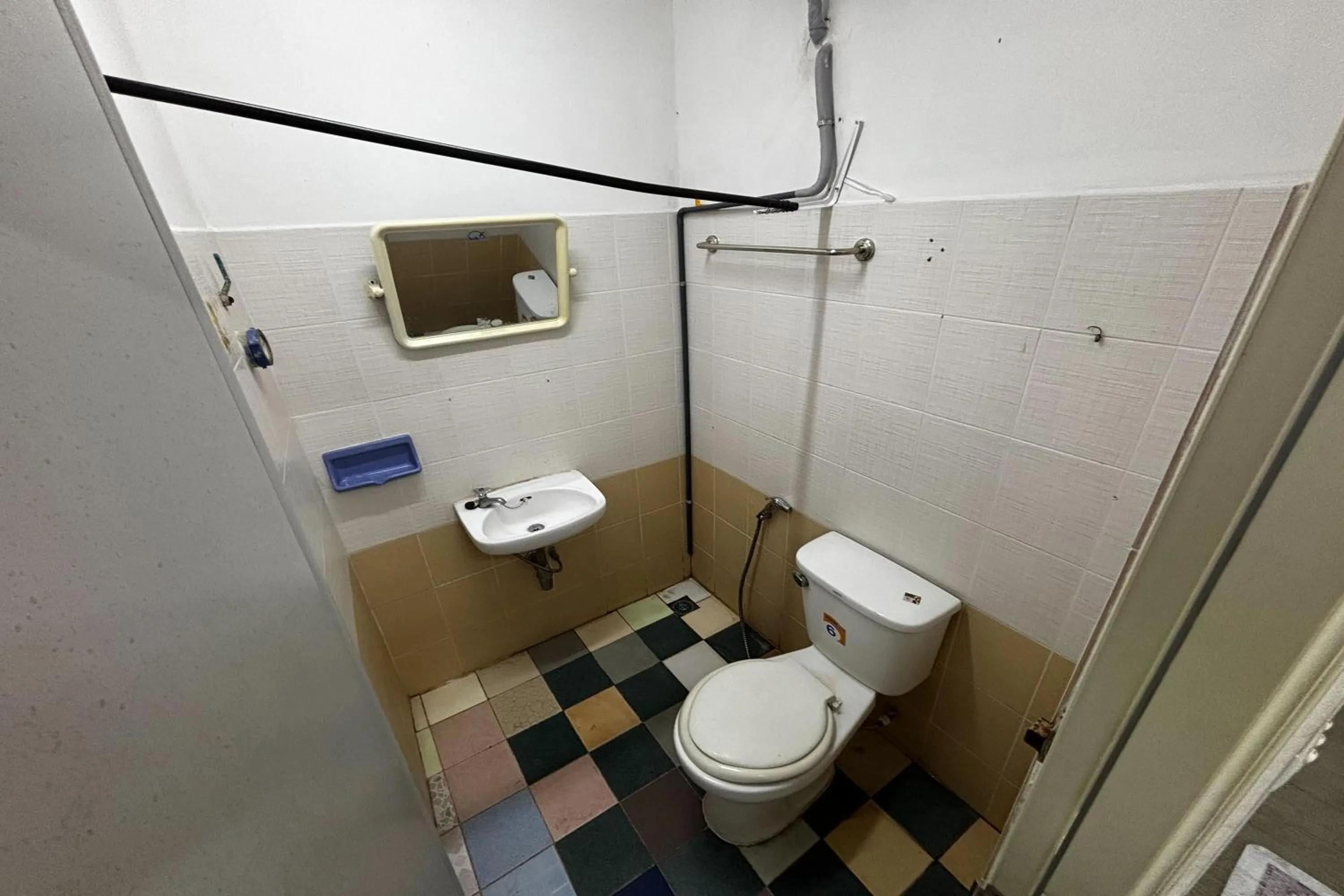 Bathroom in OYO 457 Panasan Villa