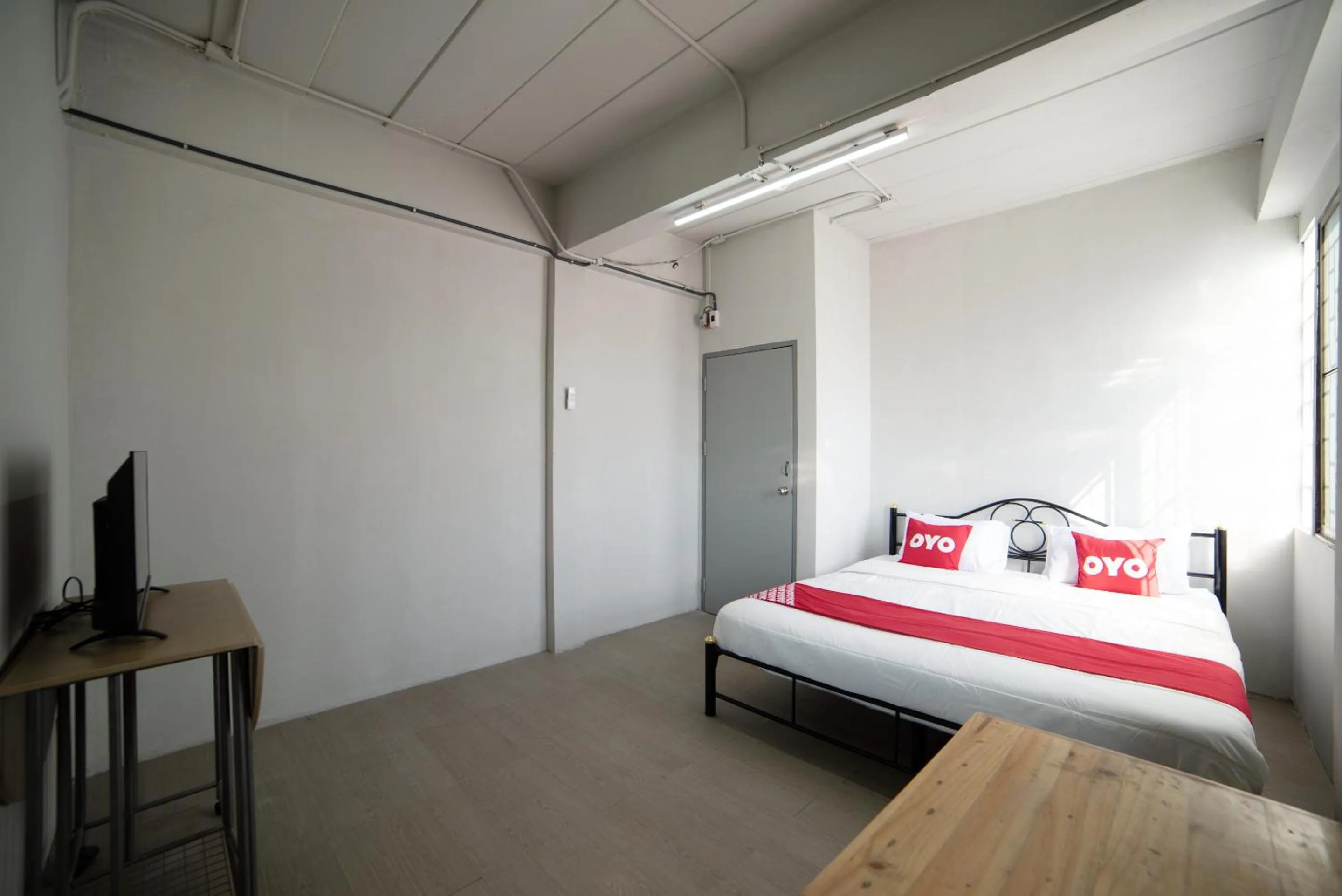 Superior Double Room in OYO 457 Panasan Villa