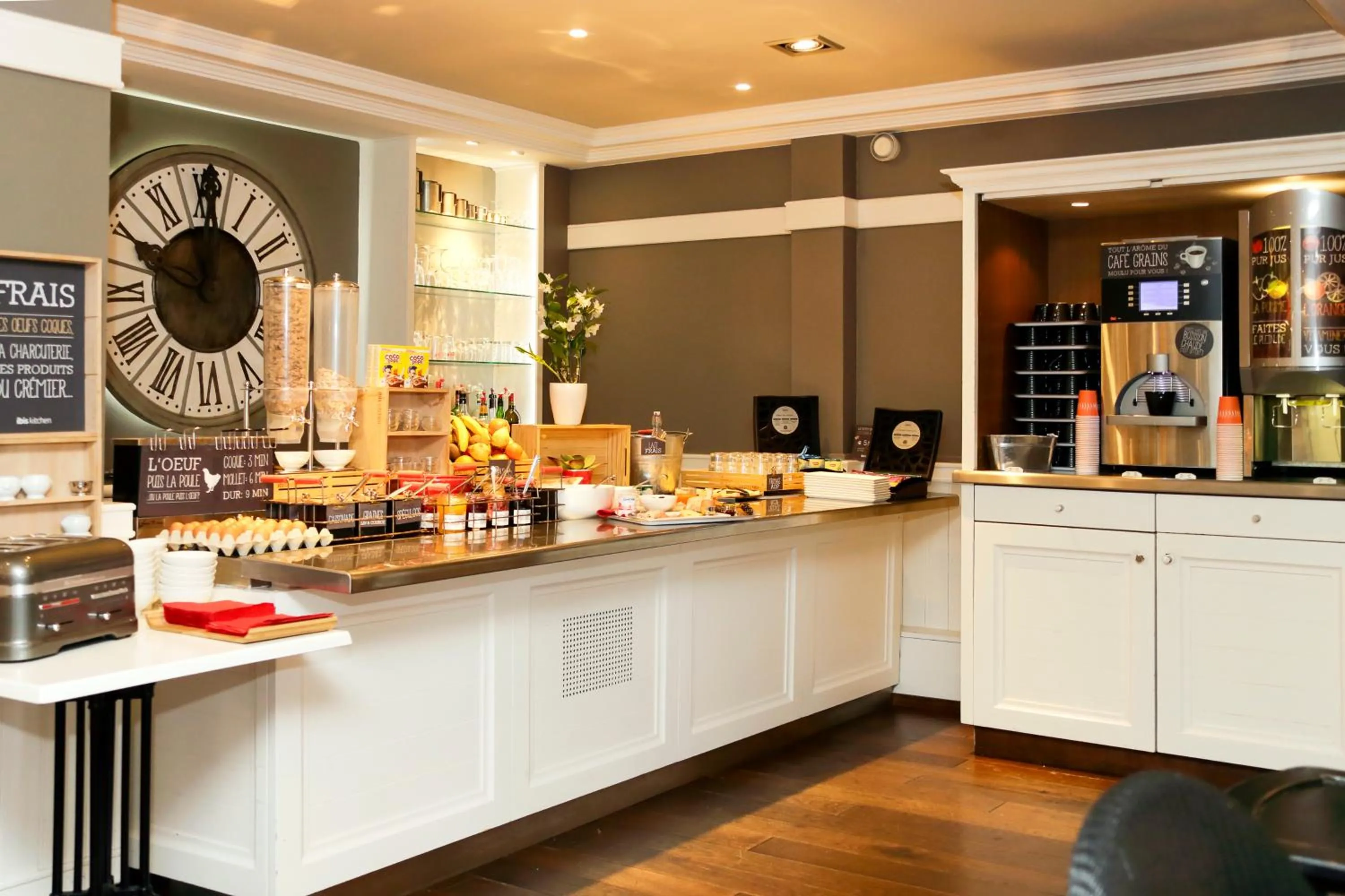 Buffet breakfast in ibis Dole Sud Choisey