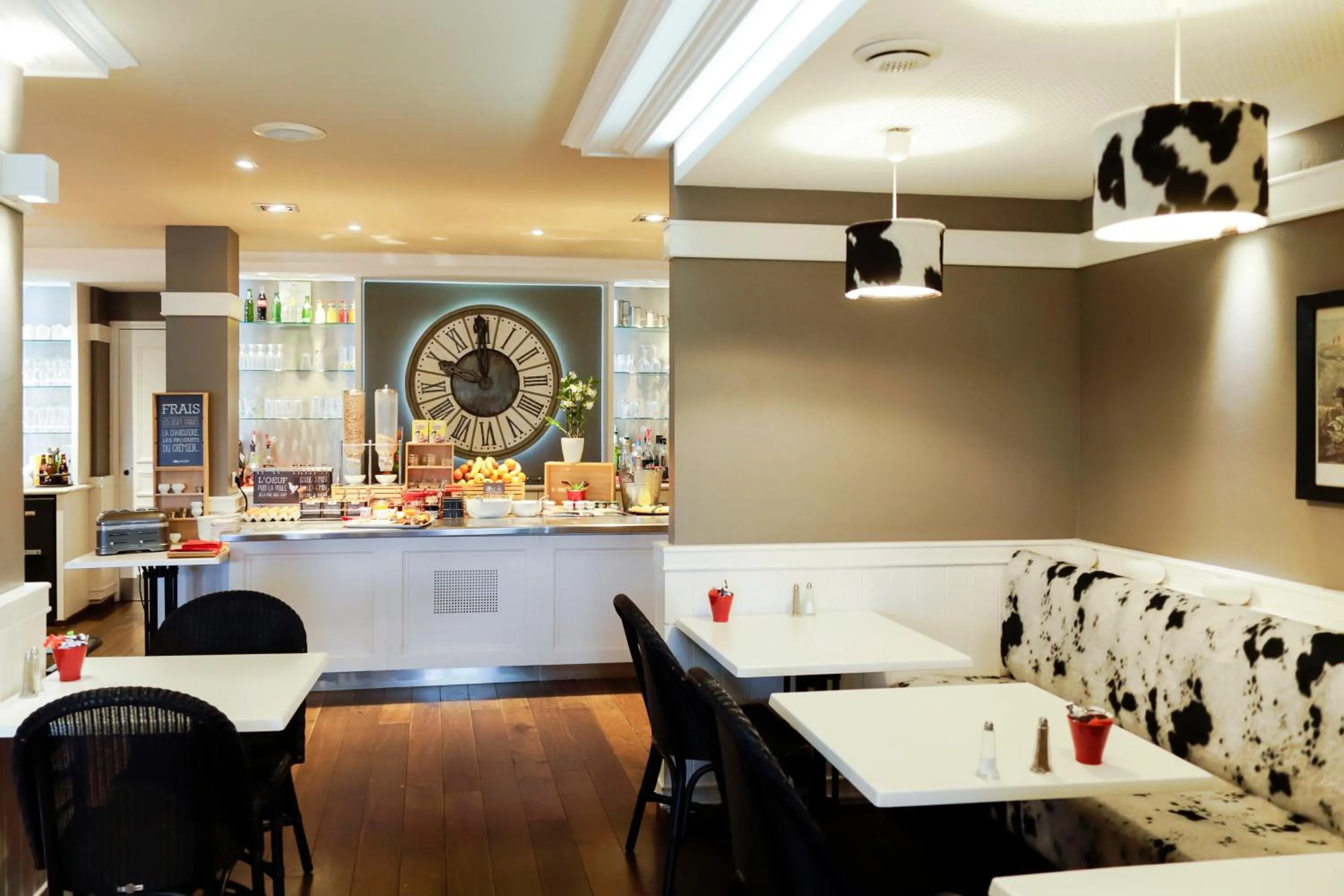 Buffet breakfast in ibis Dole Sud Choisey