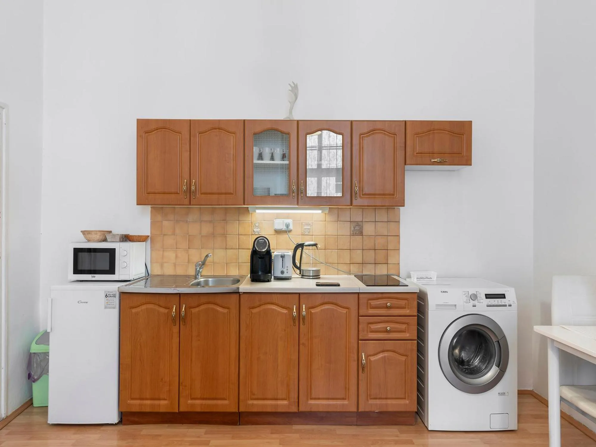 microwave in Old Town Home Prague