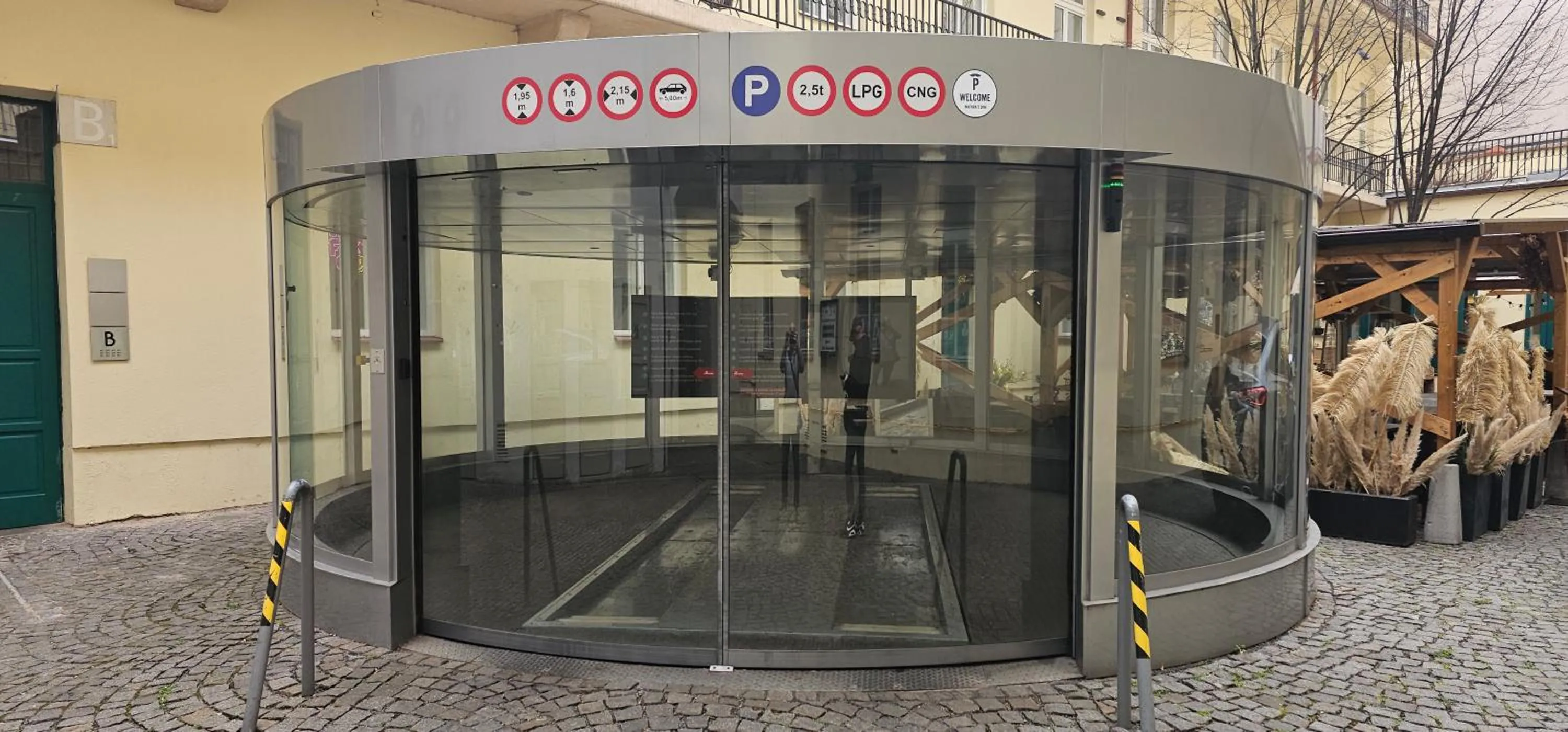 Parking in Old Town Home Prague