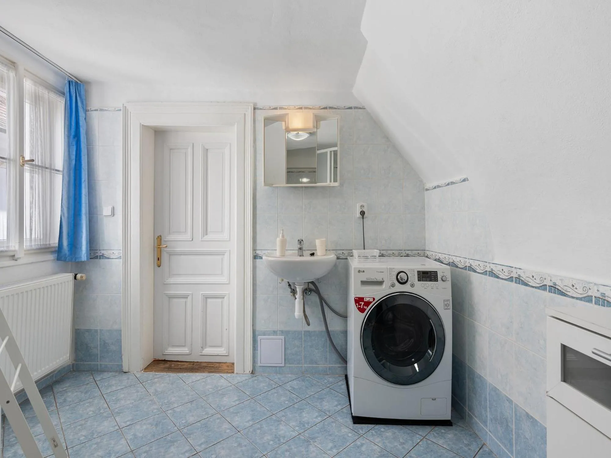 Shower in Old Town Home Prague
