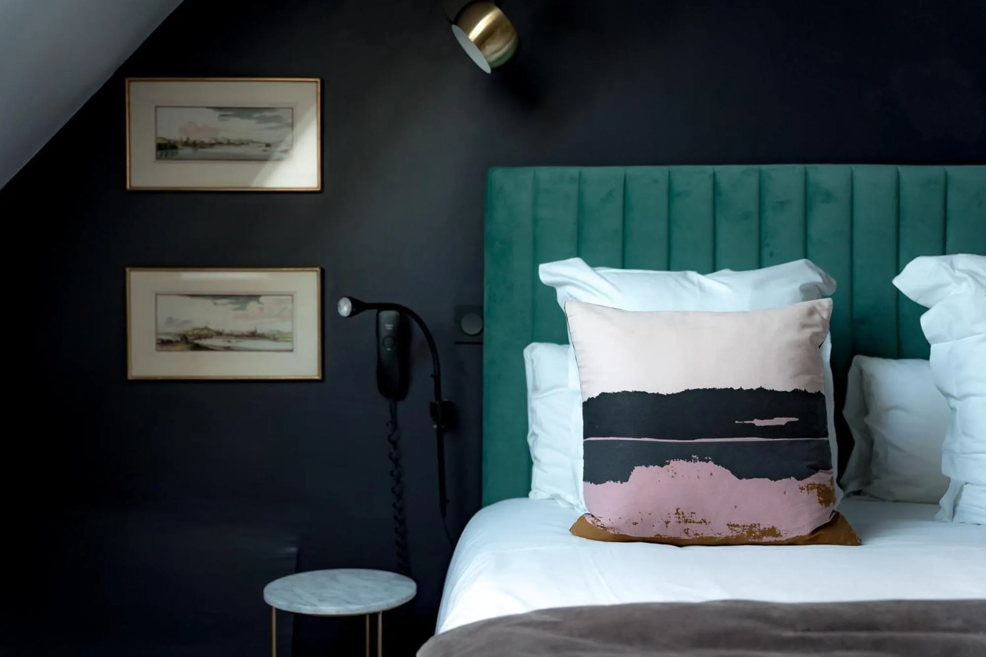 Bed in Hôtel - Restaurant Le Globe