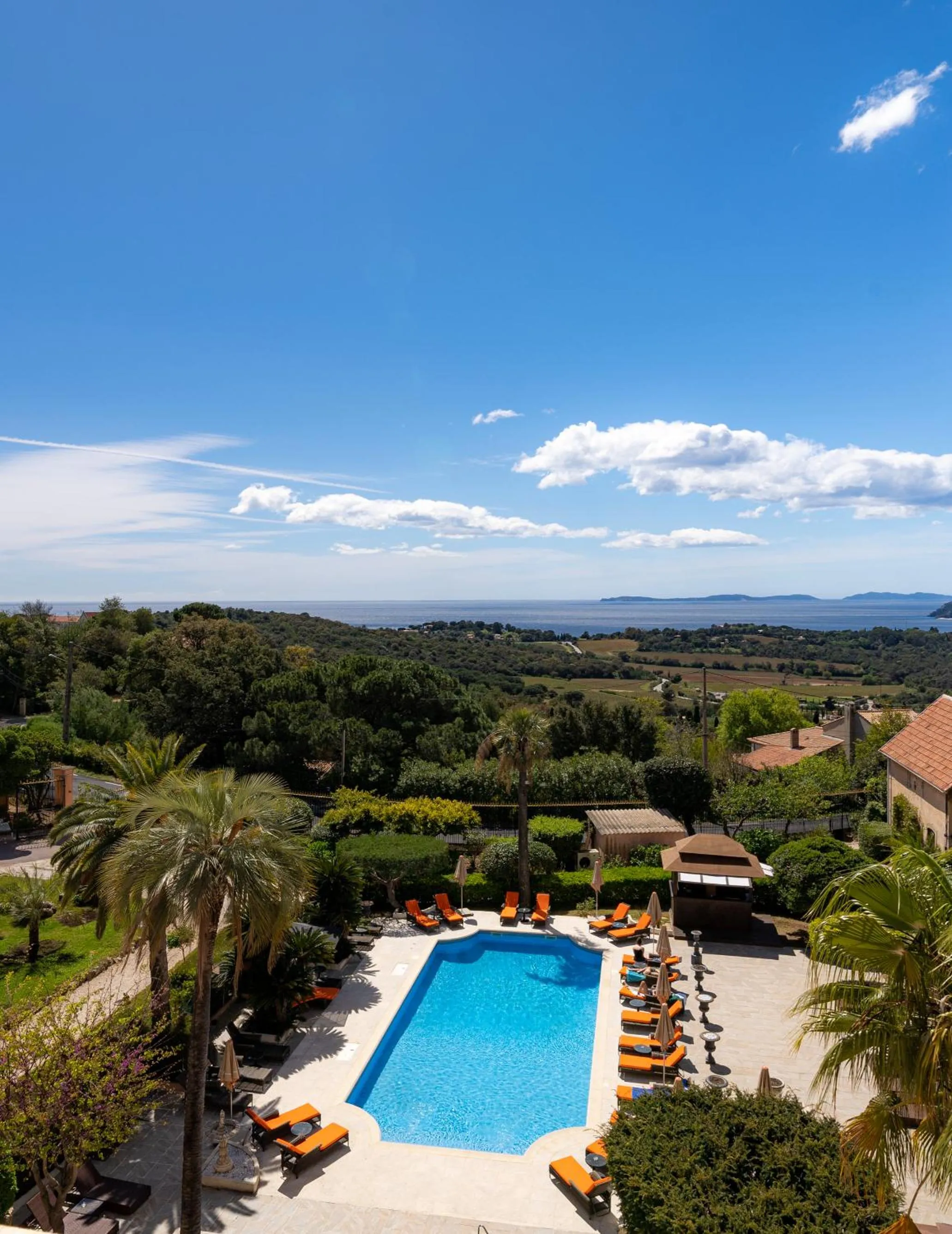 Sea view in Hôtel l'Orangeraie