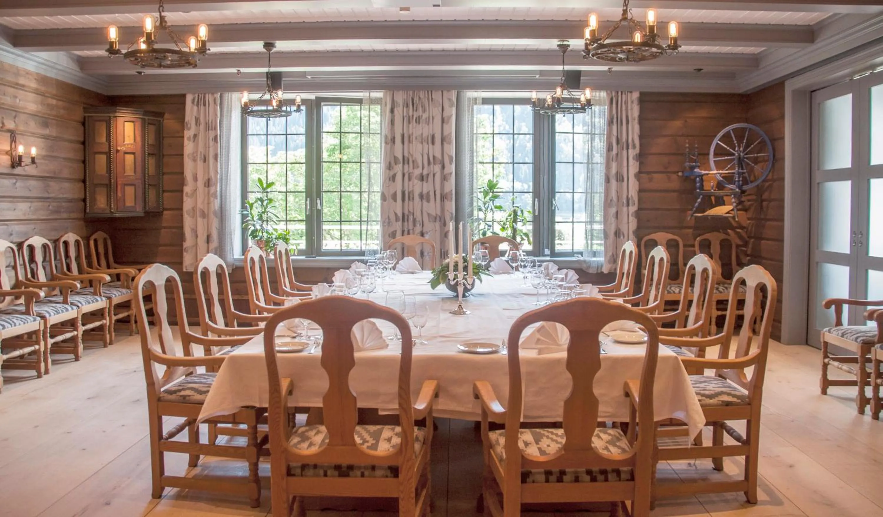 Restaurant/places to eat in Hotel Alexandra Loen