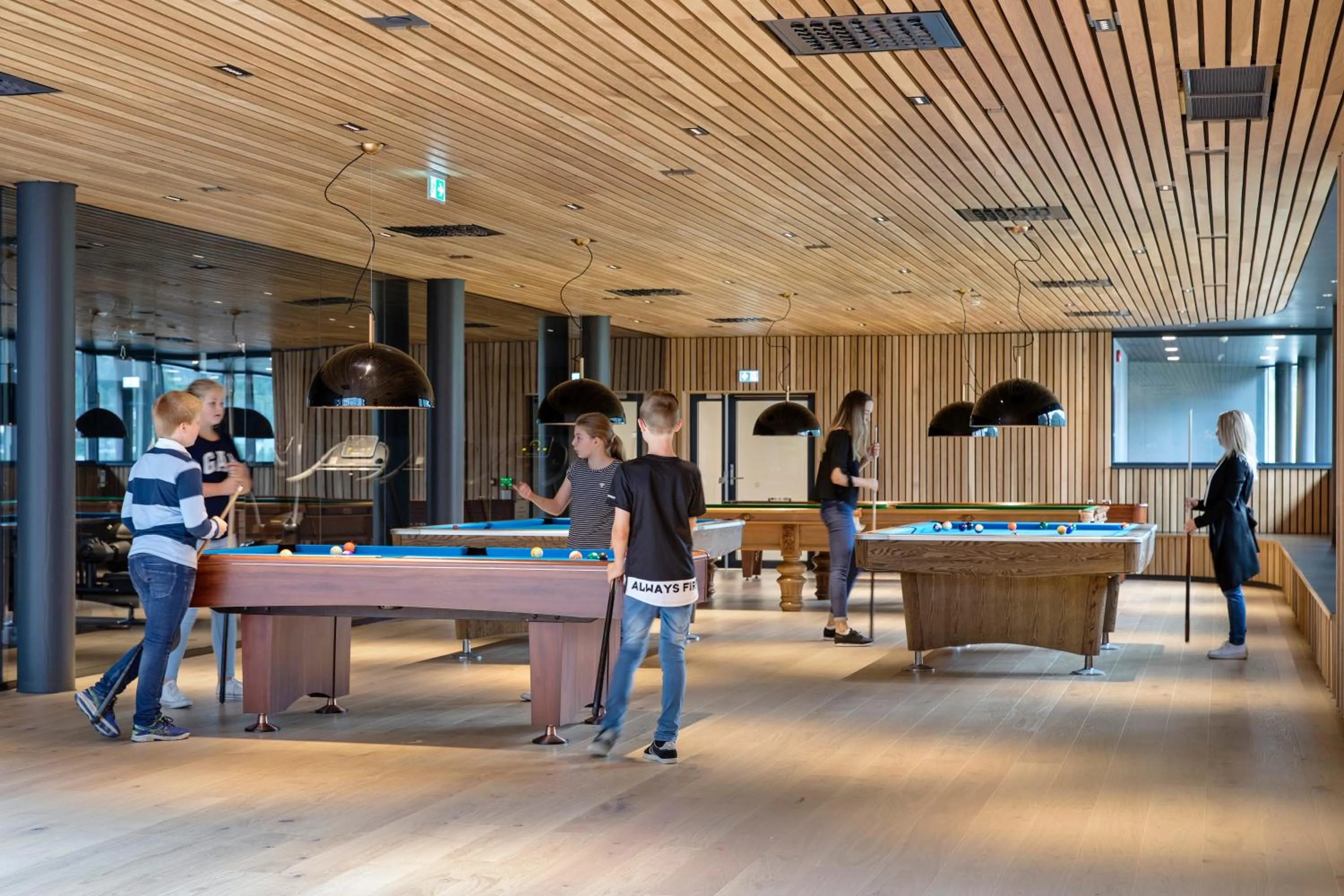 People in Hotel Alexandra Loen