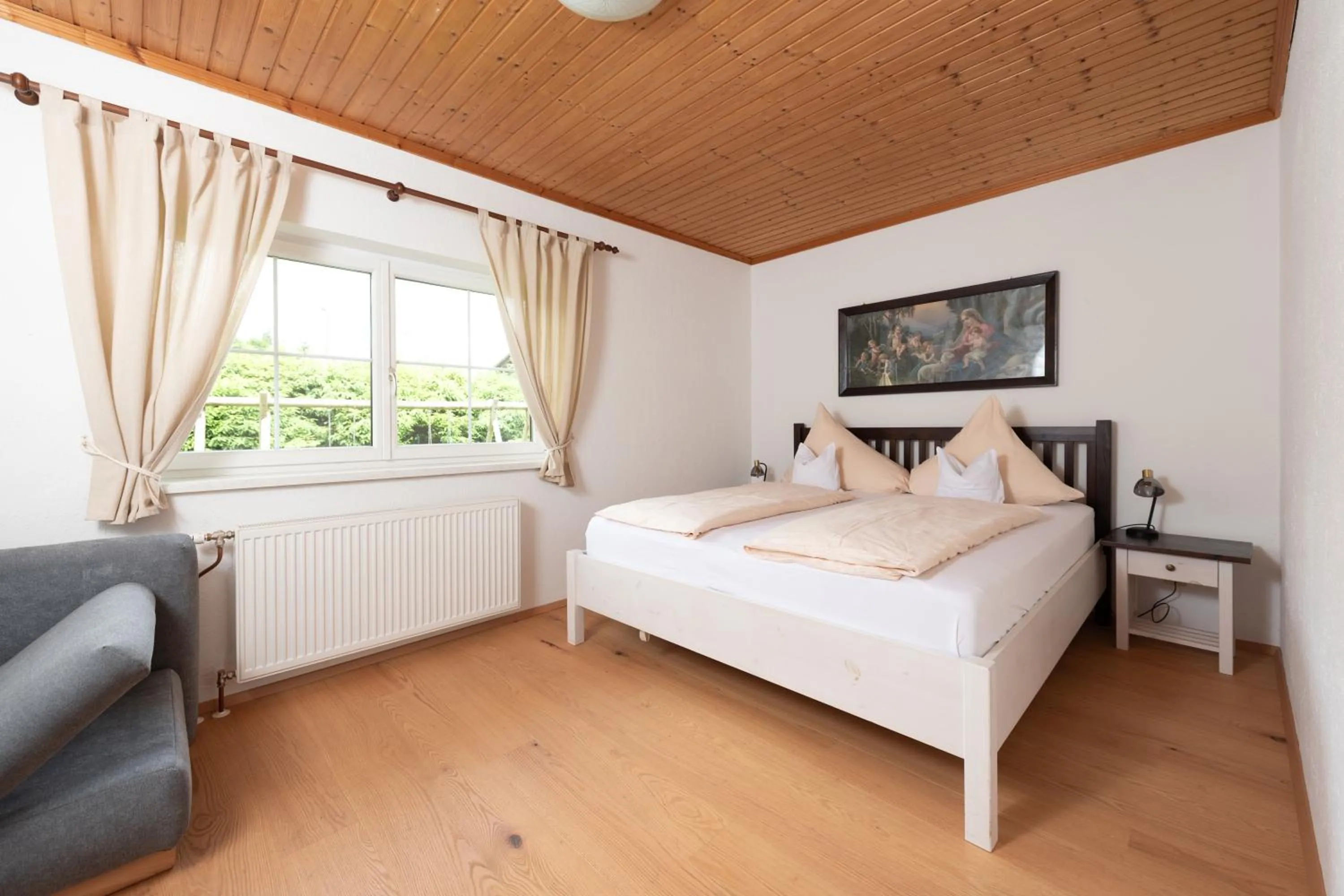 Photo of the whole room, Bed in Gasthof Martinihof