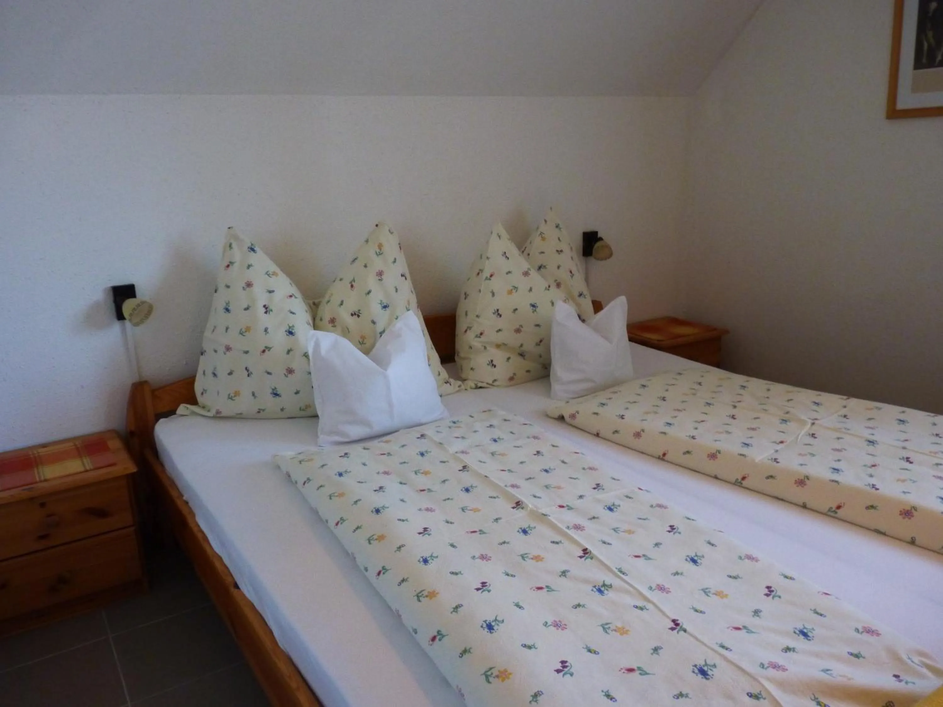 Bedroom, Bed in Gasthof Martinihof