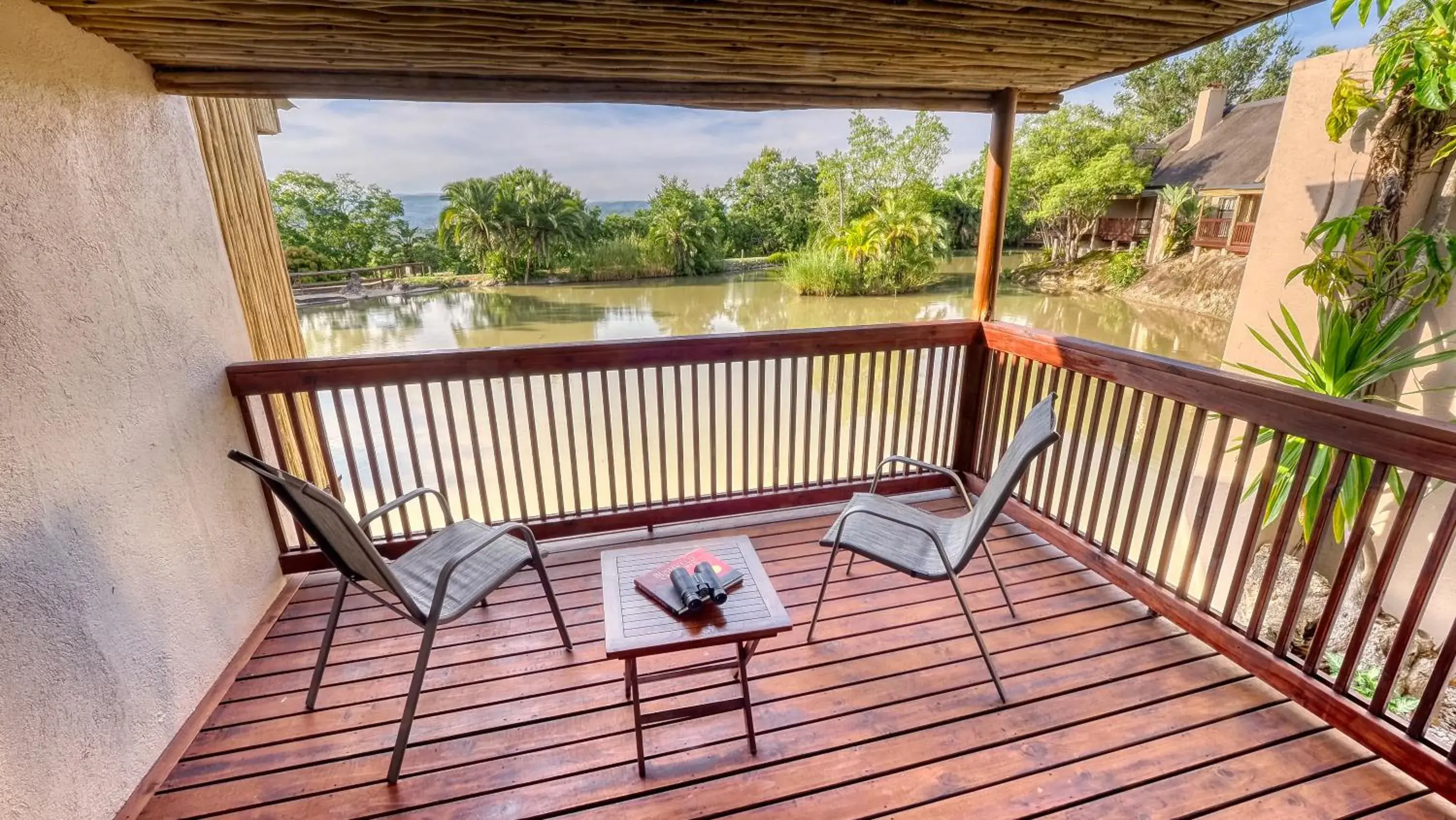 Deluxe Double or Twin Room with Lake View in Umbhaba Eco Lodge Deluxe Double or Twin Room with Lake View in Umbhaba Eco Lodge