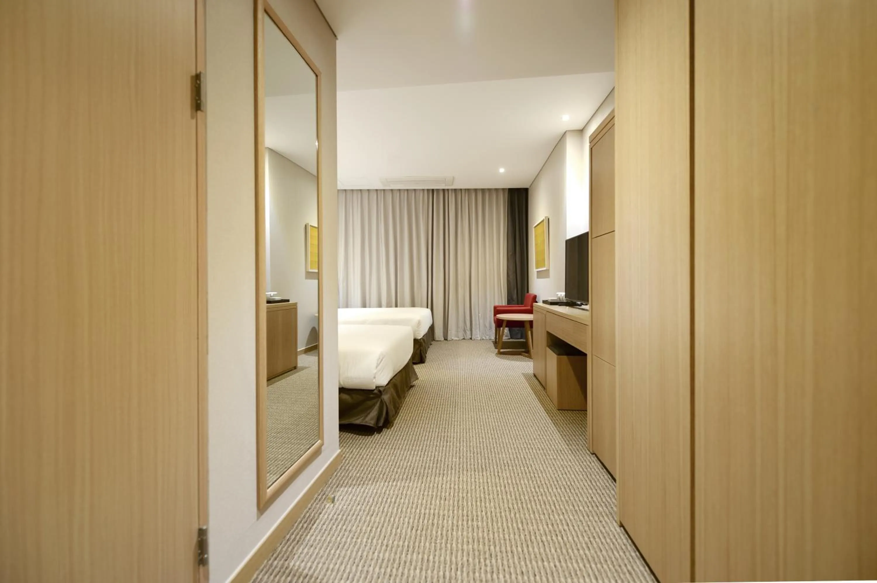 Photo of the whole room, Bed in Hotel New Oriental Myeongdong