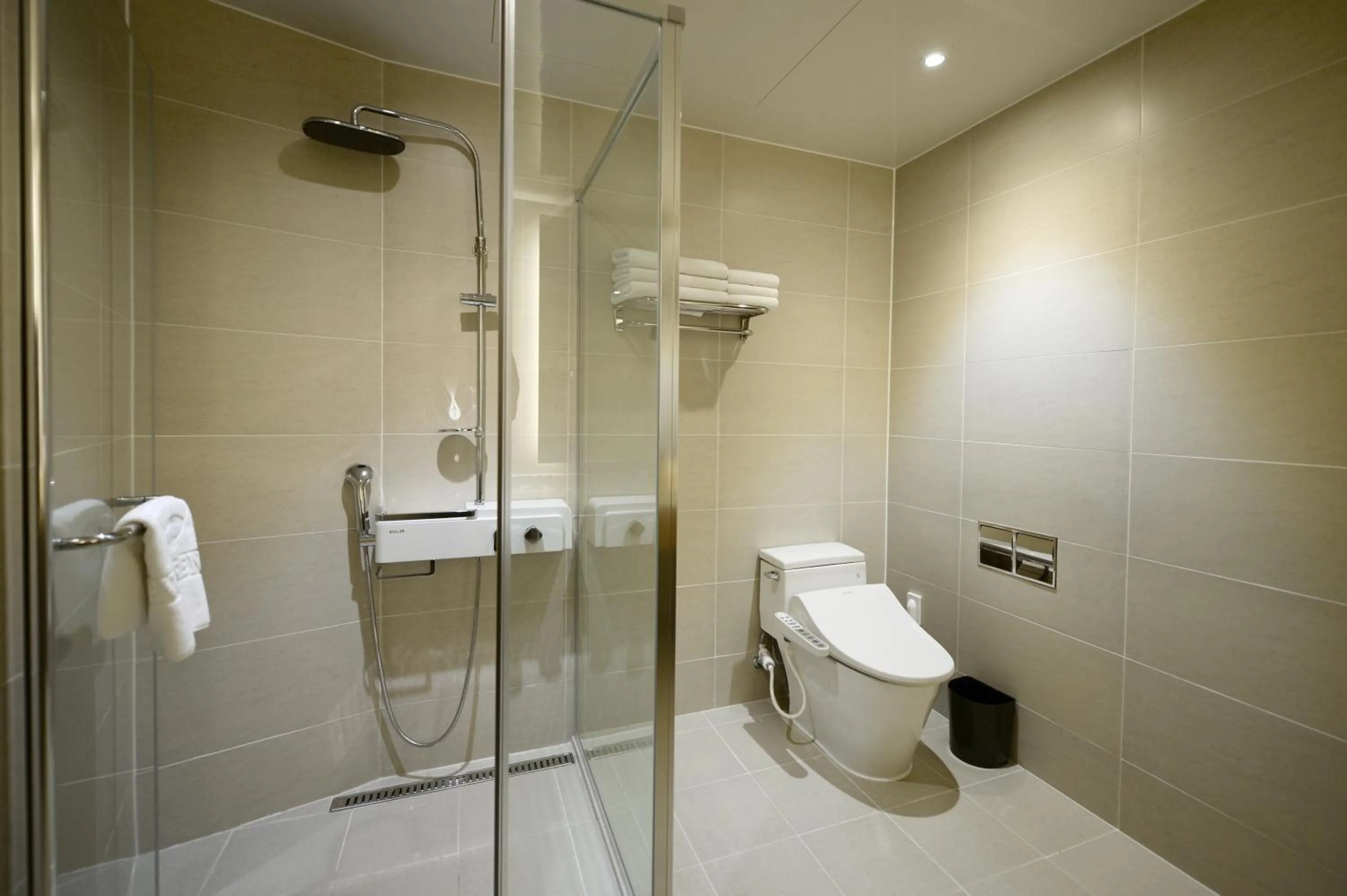 Bathroom in Hotel New Oriental Myeongdong