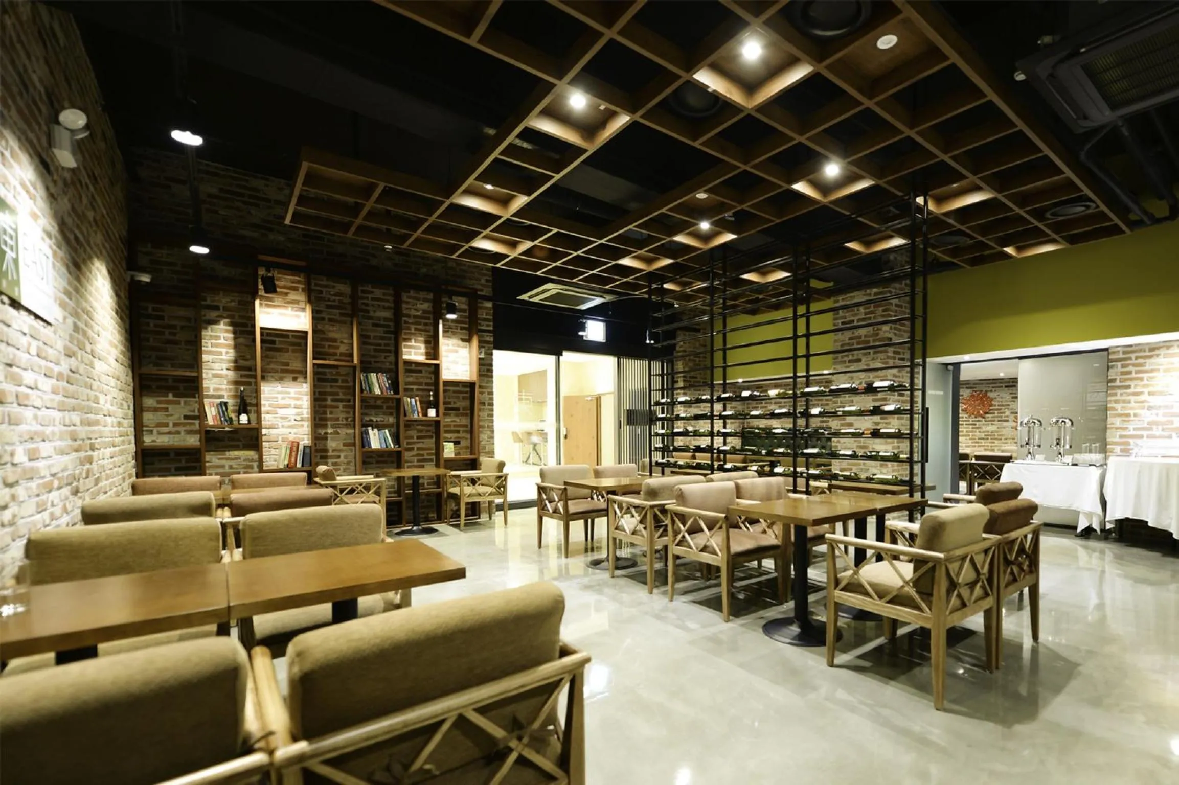 Restaurant/places to eat in Hotel New Oriental Myeongdong