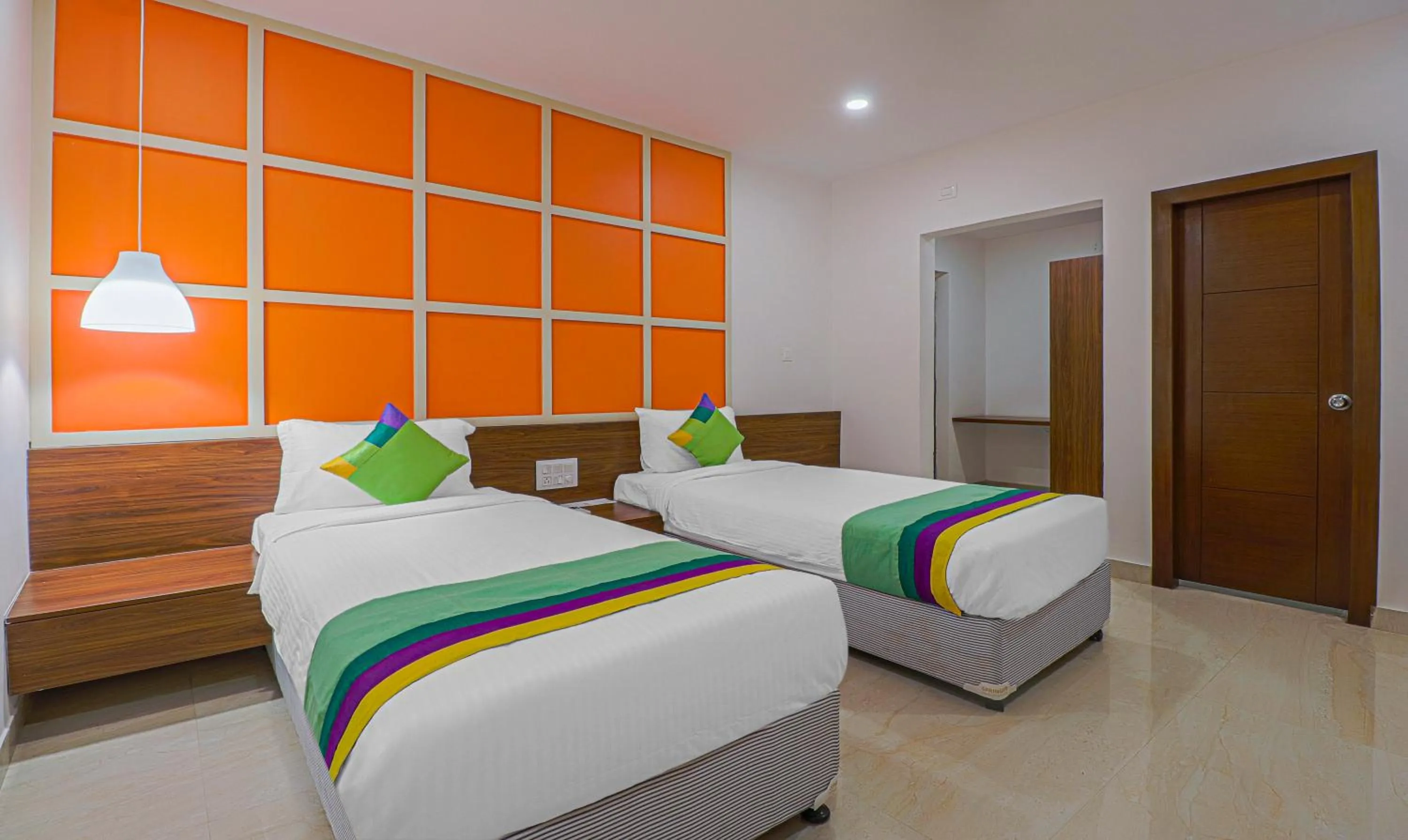 Bedroom, Bed in Treebo YC Grand Boutique, Electronic City