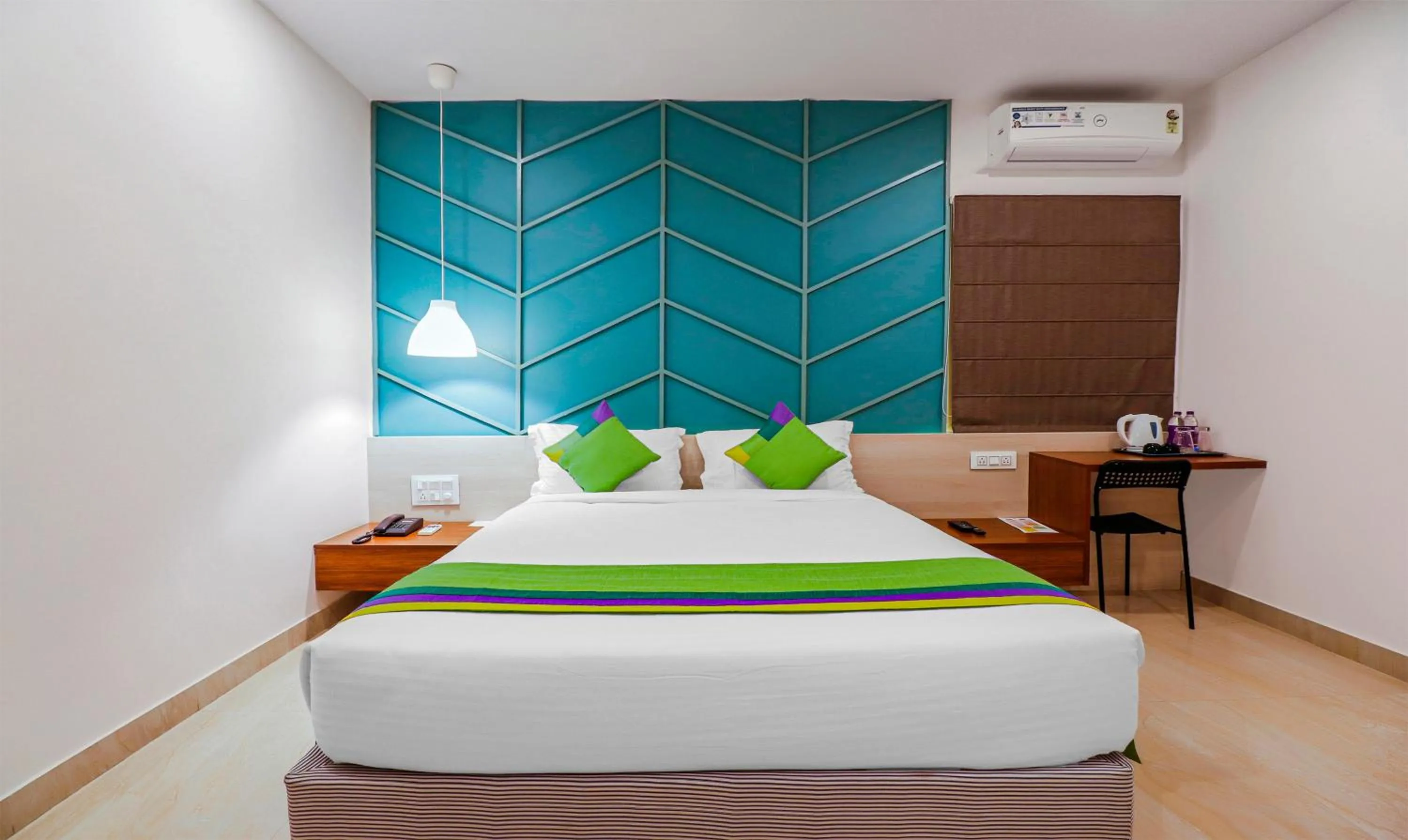 Bedroom, Bed in Treebo YC Grand Boutique, Electronic City
