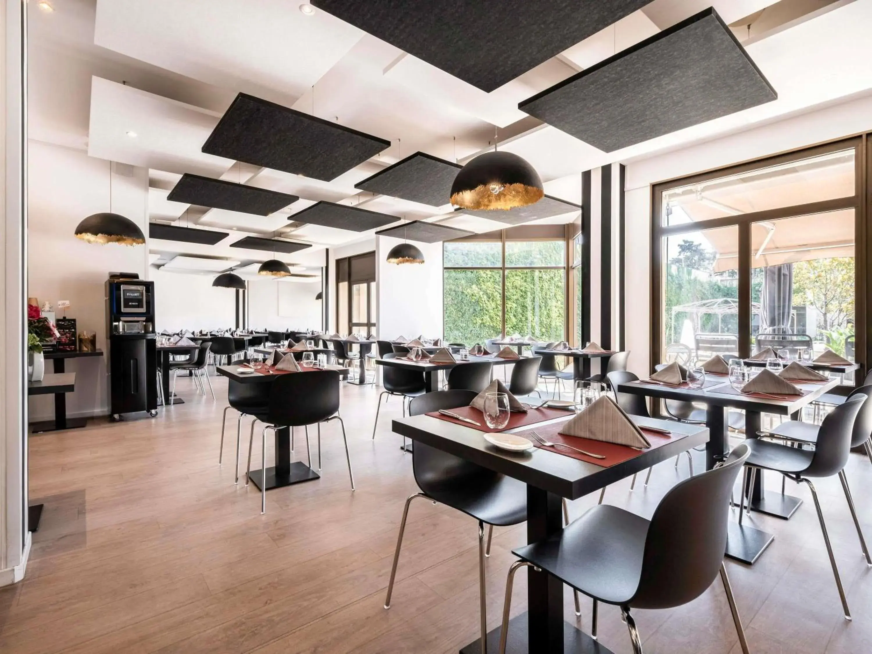 Restaurant/places to eat in Mercure Tours Sud Restaurant/places to eat in Mercure Tours Sud