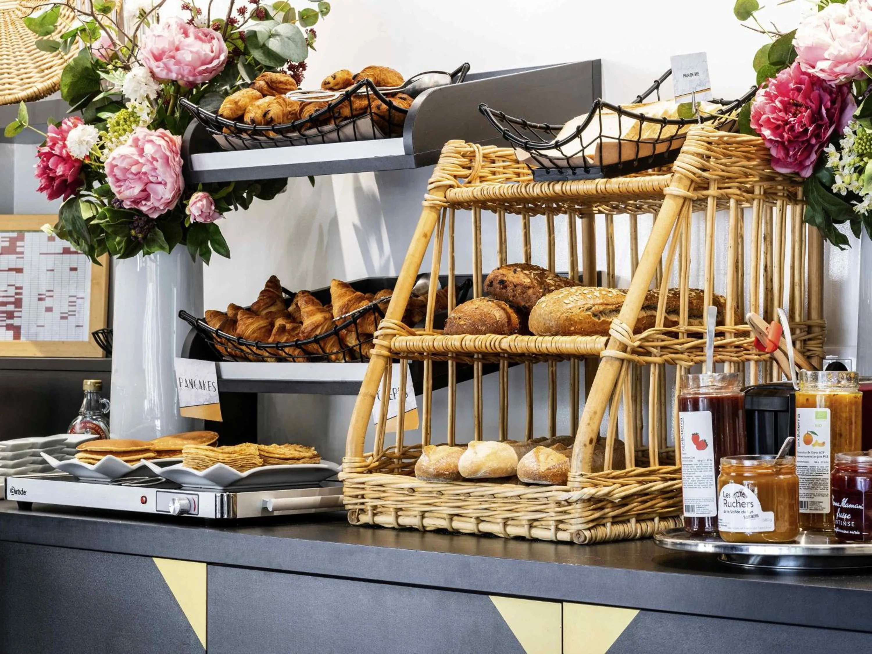 Breakfast in Mercure Tours Sud