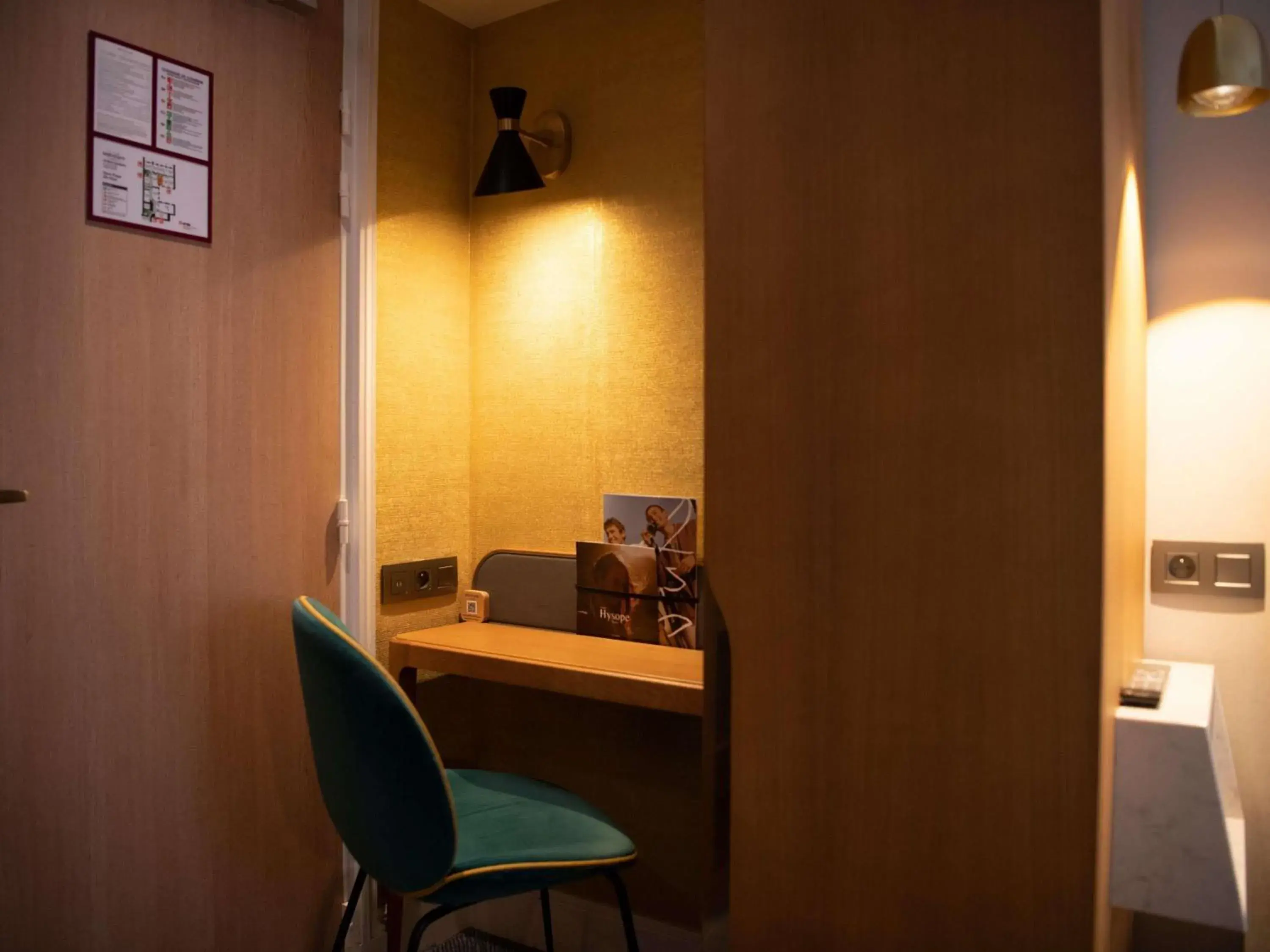 Bedroom in Mercure Paris Opera Garnier Hôtel & Spa Bedroom in Mercure Paris Opera Garnier Hôtel & Spa