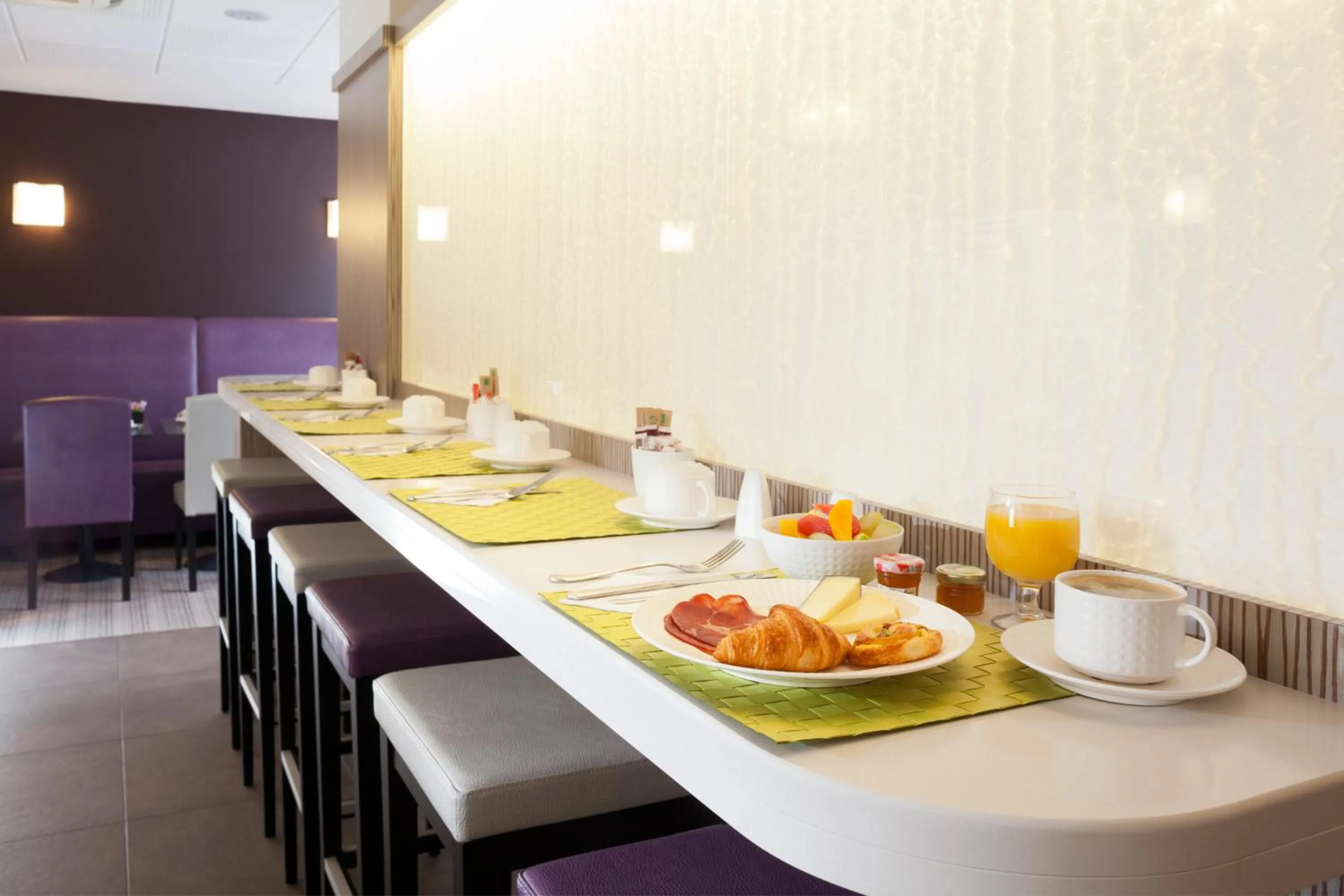 Breakfast in Mercure Paris Opera Garnier Hôtel & Spa