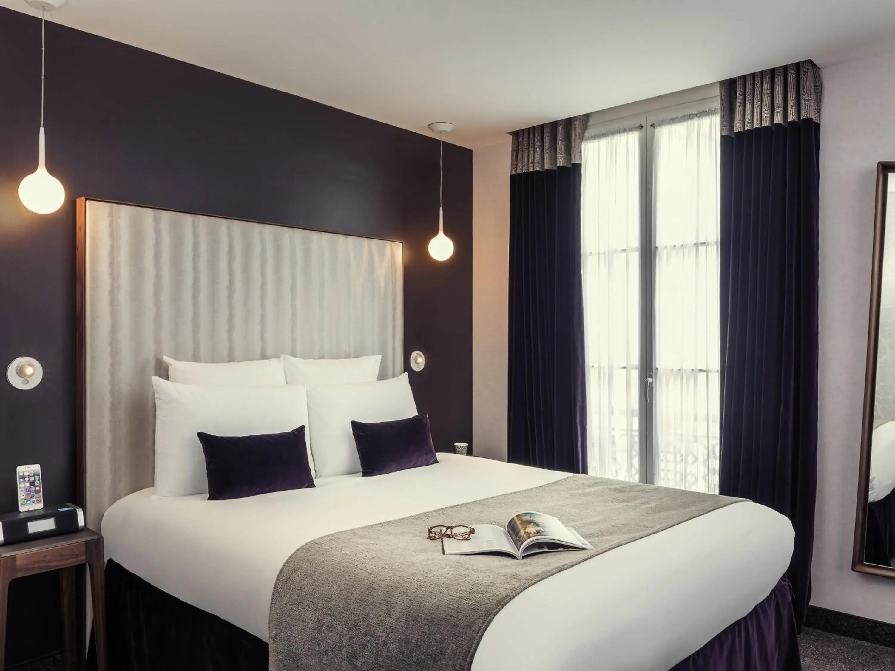 Bedroom, Bed in Mercure Paris Opera Garnier Hôtel & Spa Bedroom, Bed in Mercure Paris Opera Garnier Hôtel & Spa