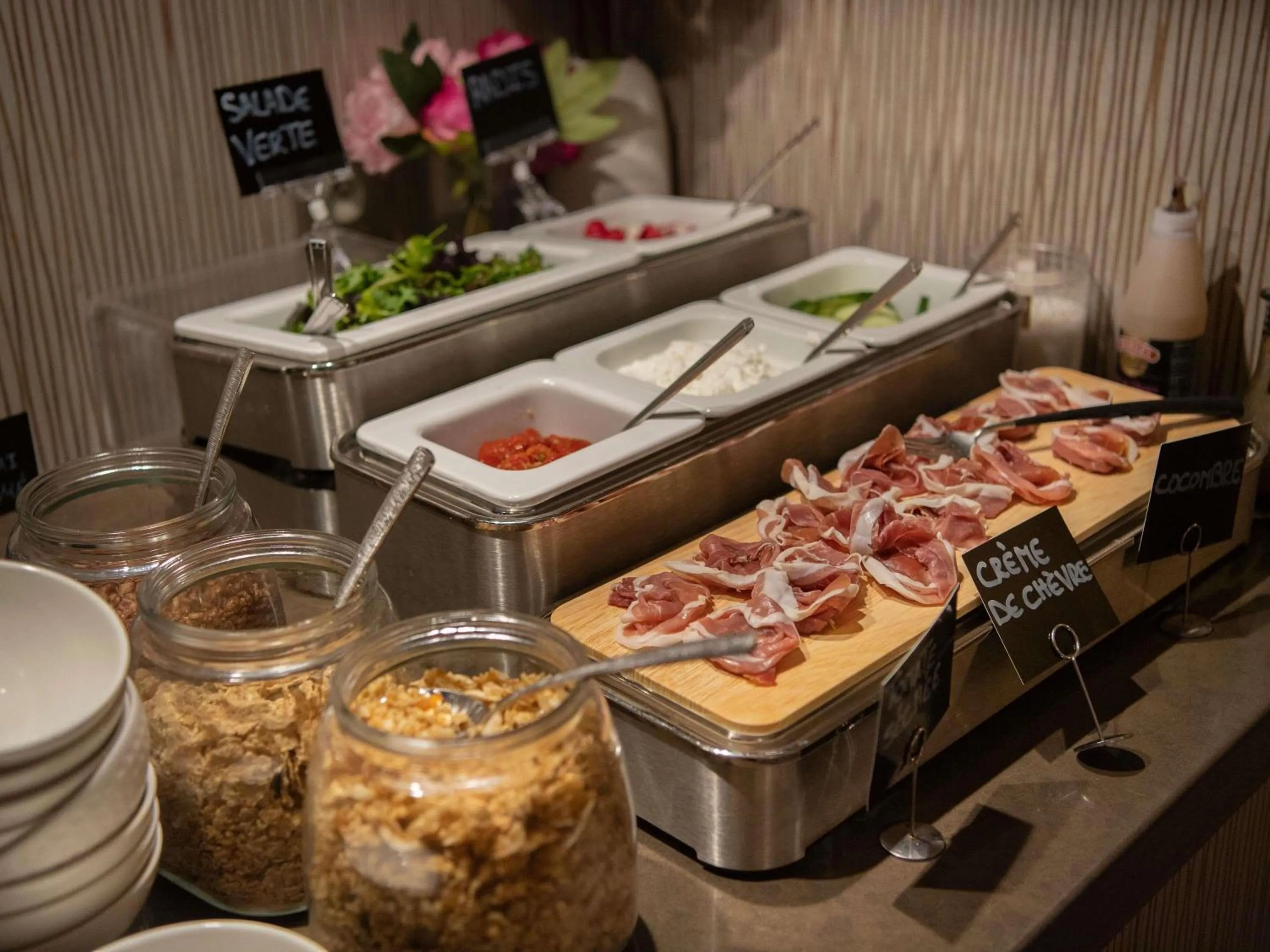 Breakfast in Mercure Paris Opera Garnier Hôtel & Spa