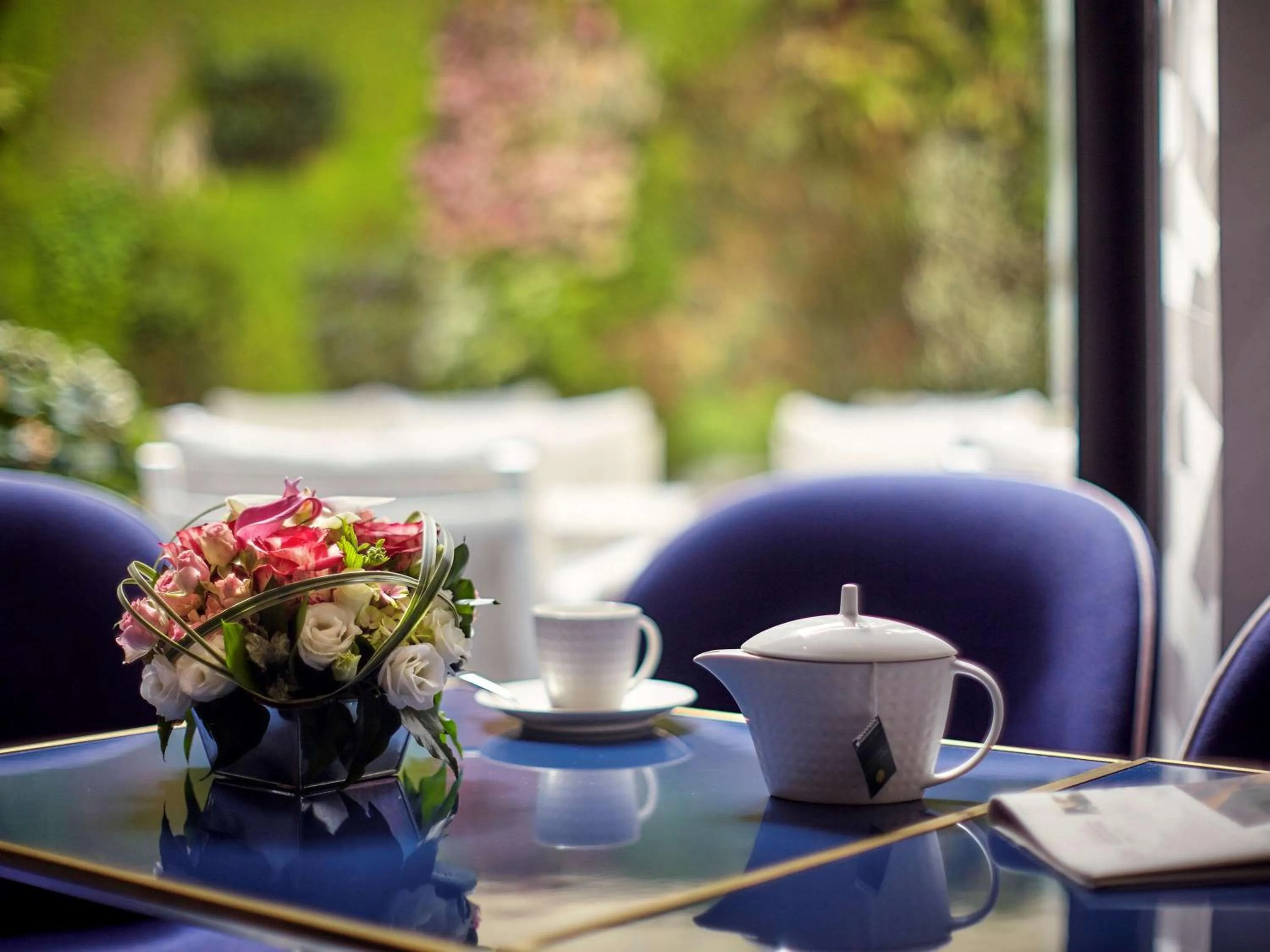 Lounge or bar in Mercure Paris Opera Garnier Hôtel & Spa