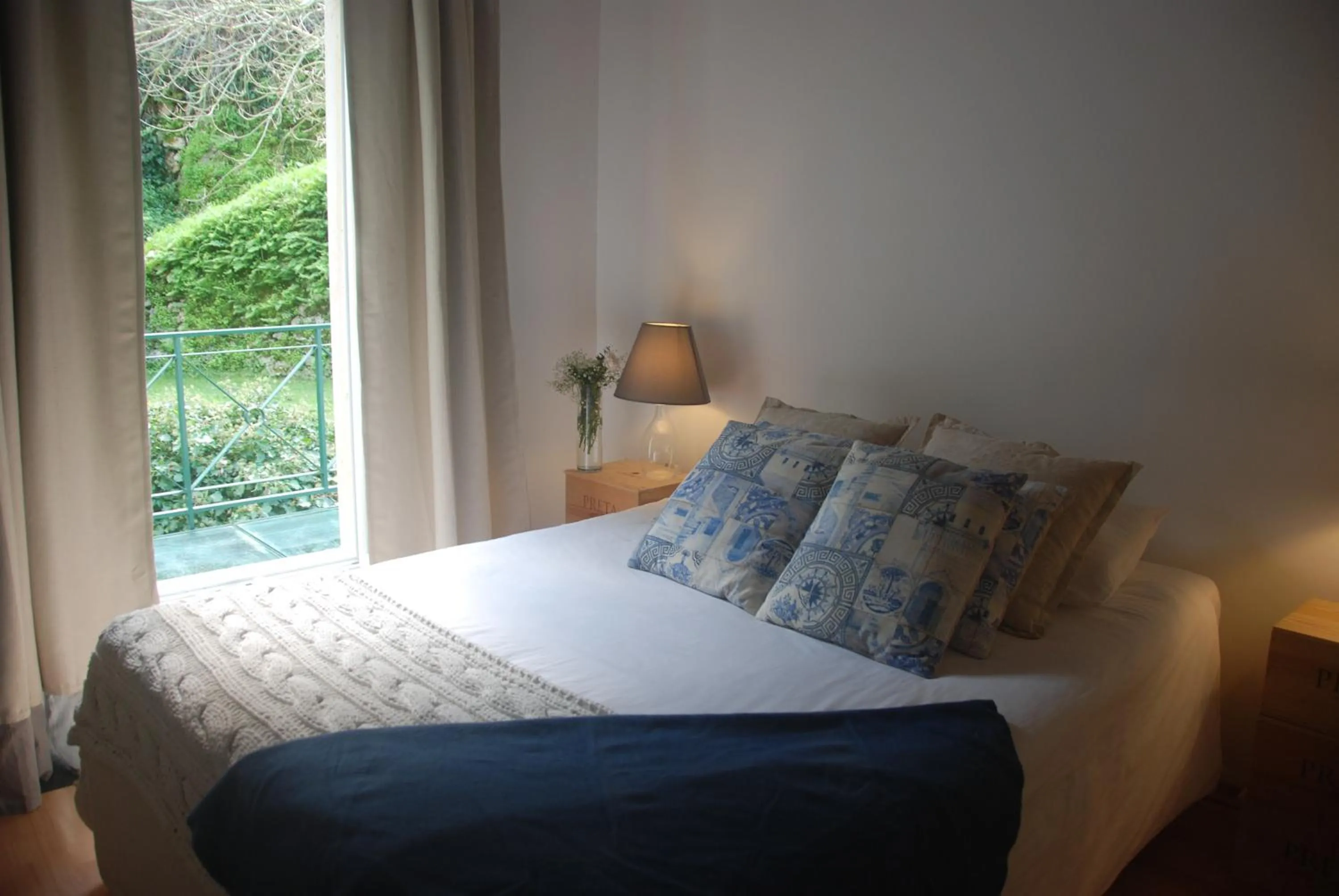 Double Room with Private Bathroom and Garden View in Sintra Center Guest House Escape to Nature