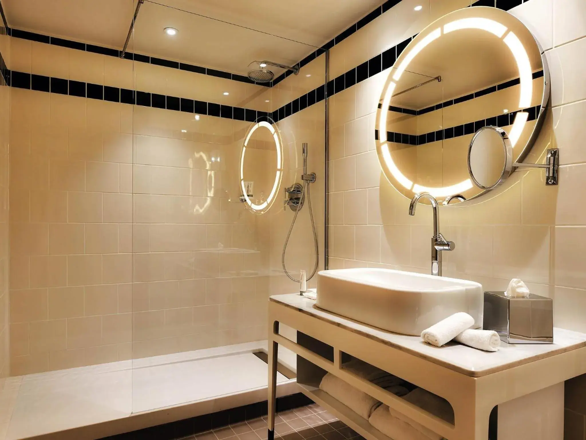 Bedroom in Carlton Hotel Lyon - MGallery Collection Bedroom in Carlton Hotel Lyon - MGallery Collection