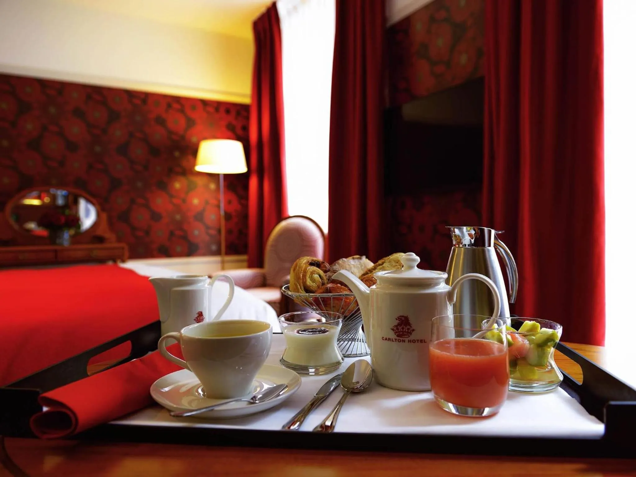 Photo of the whole room in Carlton Hotel Lyon - MGallery Collection