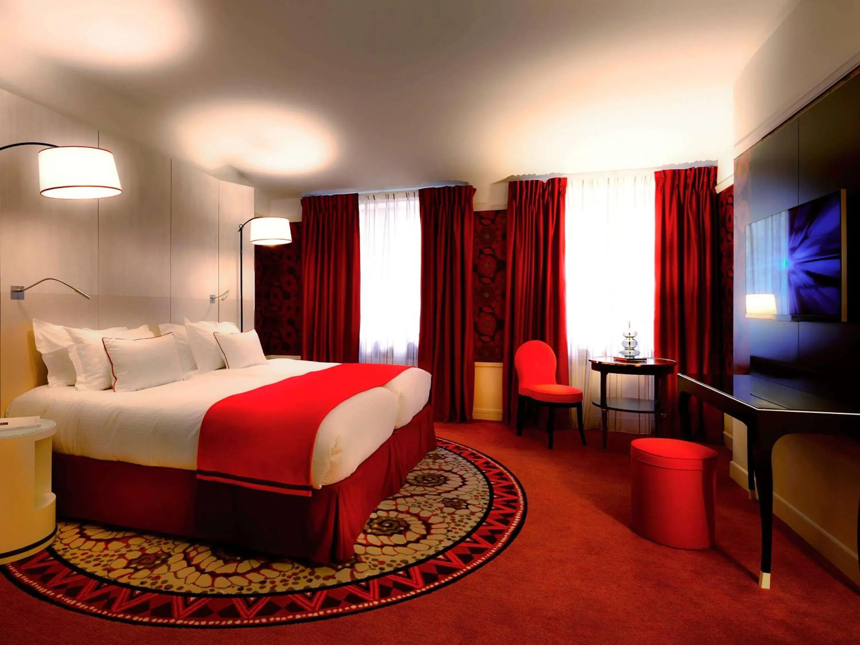Photo of the whole room, Bed in Carlton Hotel Lyon - MGallery Collection Photo of the whole room, Bed in Carlton Hotel Lyon - MGallery Collection