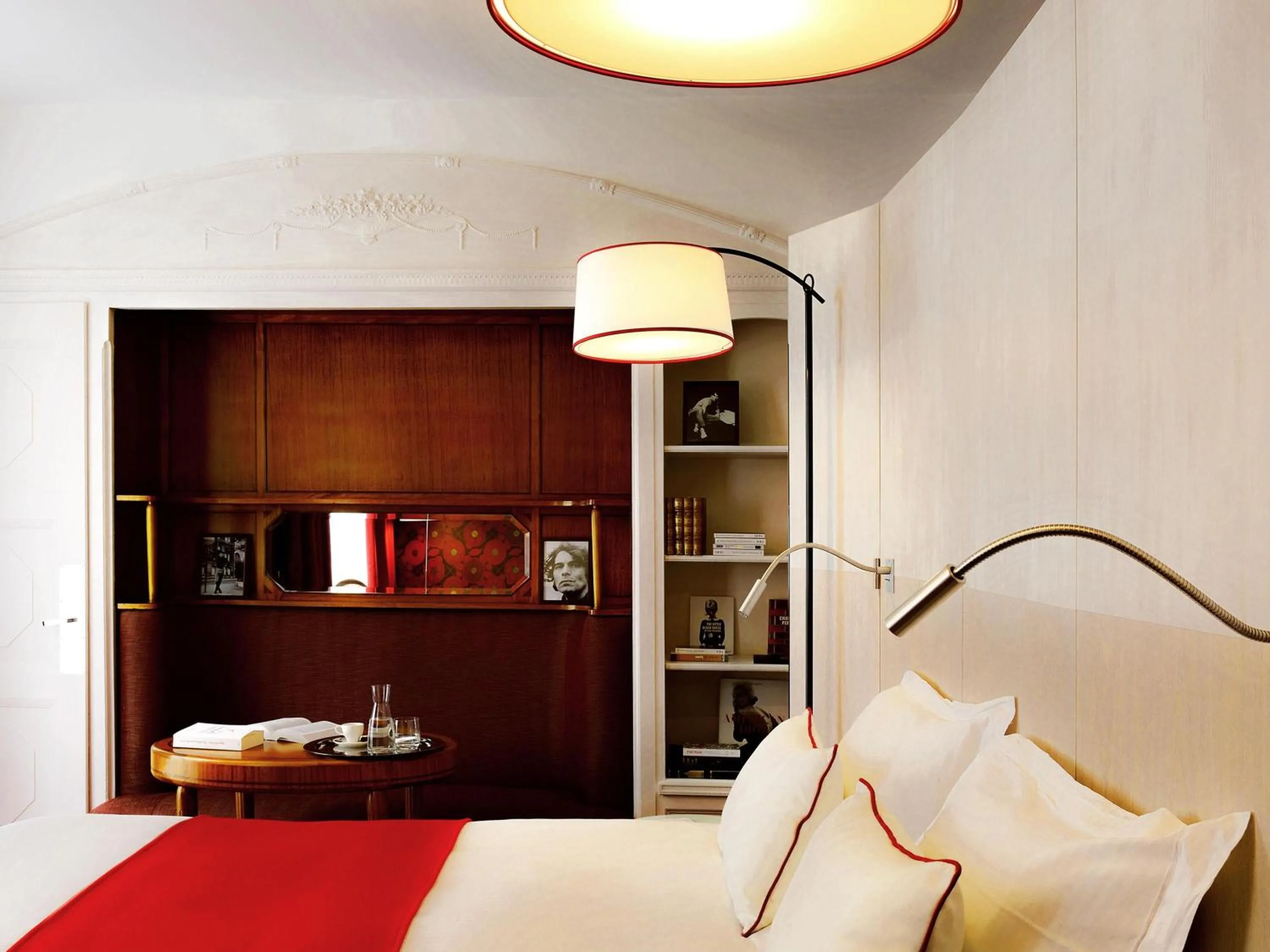 Bedroom, Bed in Carlton Hotel Lyon - MGallery Collection